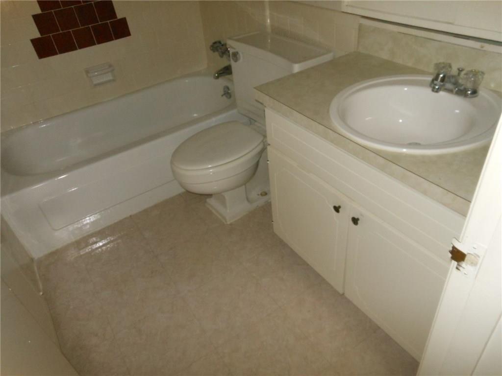 2516 Enfield None #202 Property Photo 7