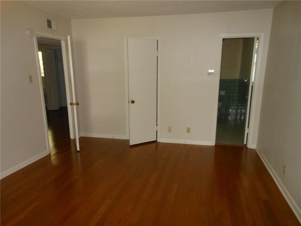 2516 Enfield None #202 Property Photo 9