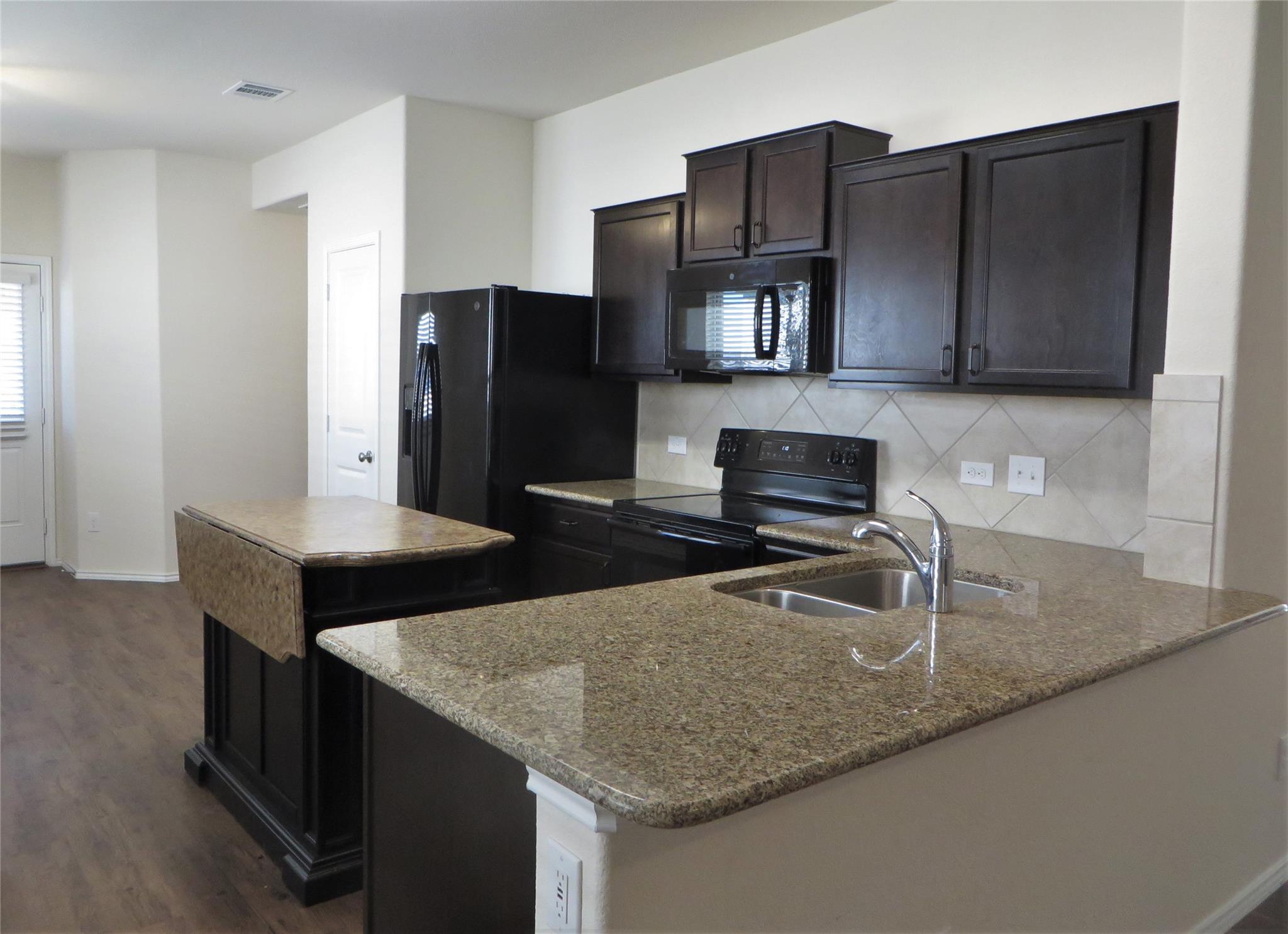 400 Major Lee Ln #3h Property Photo 4