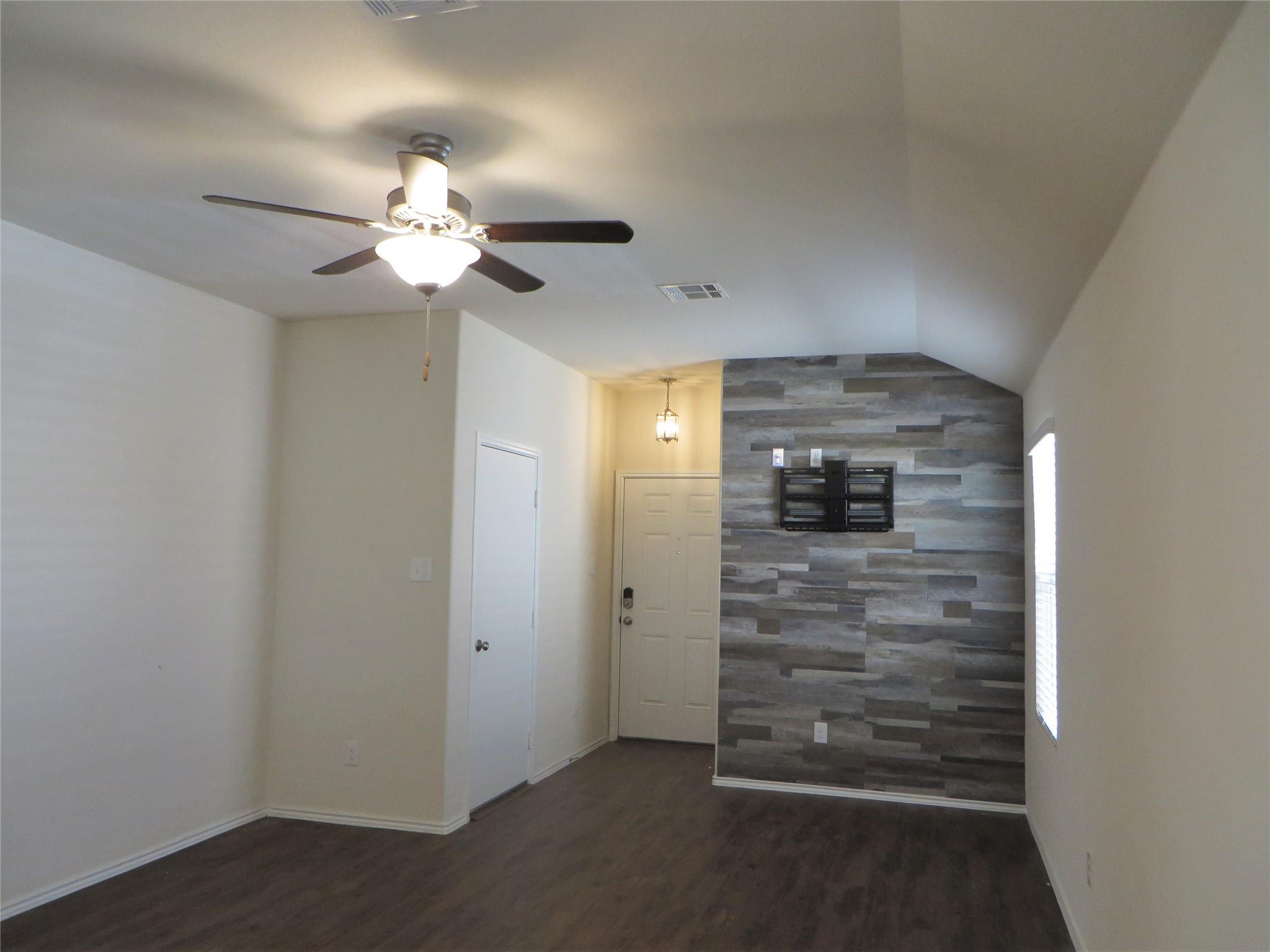 400 Major Lee Ln #3h Property Photo 5