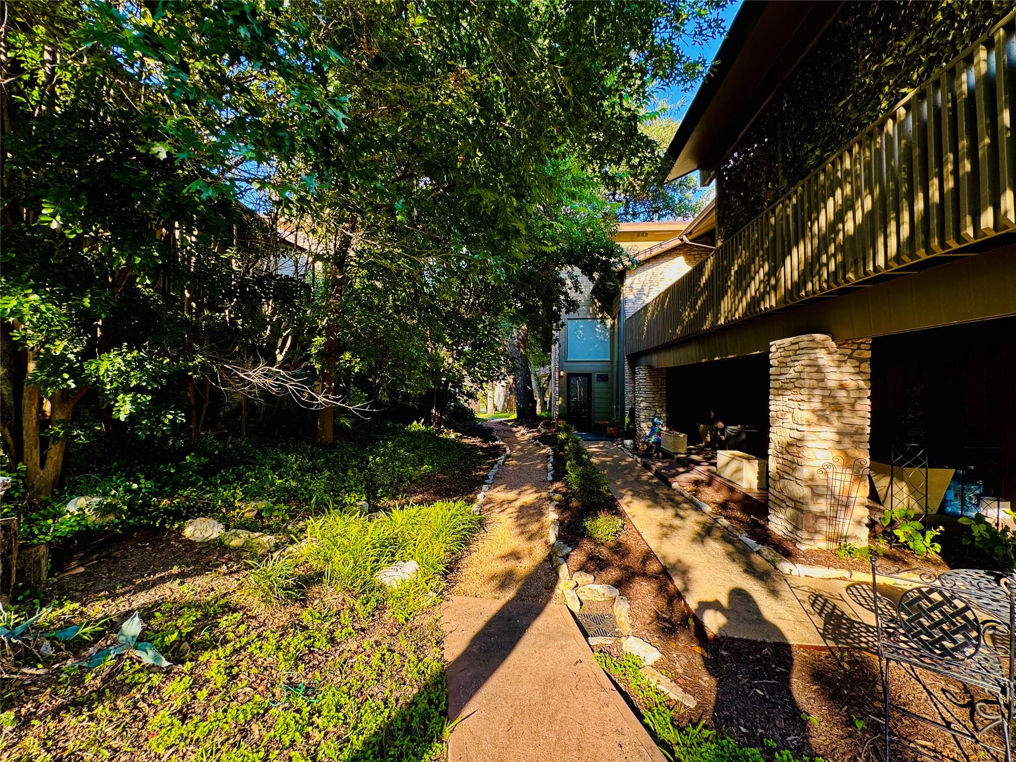 25 Stoney Creek Cv Property Photo 1