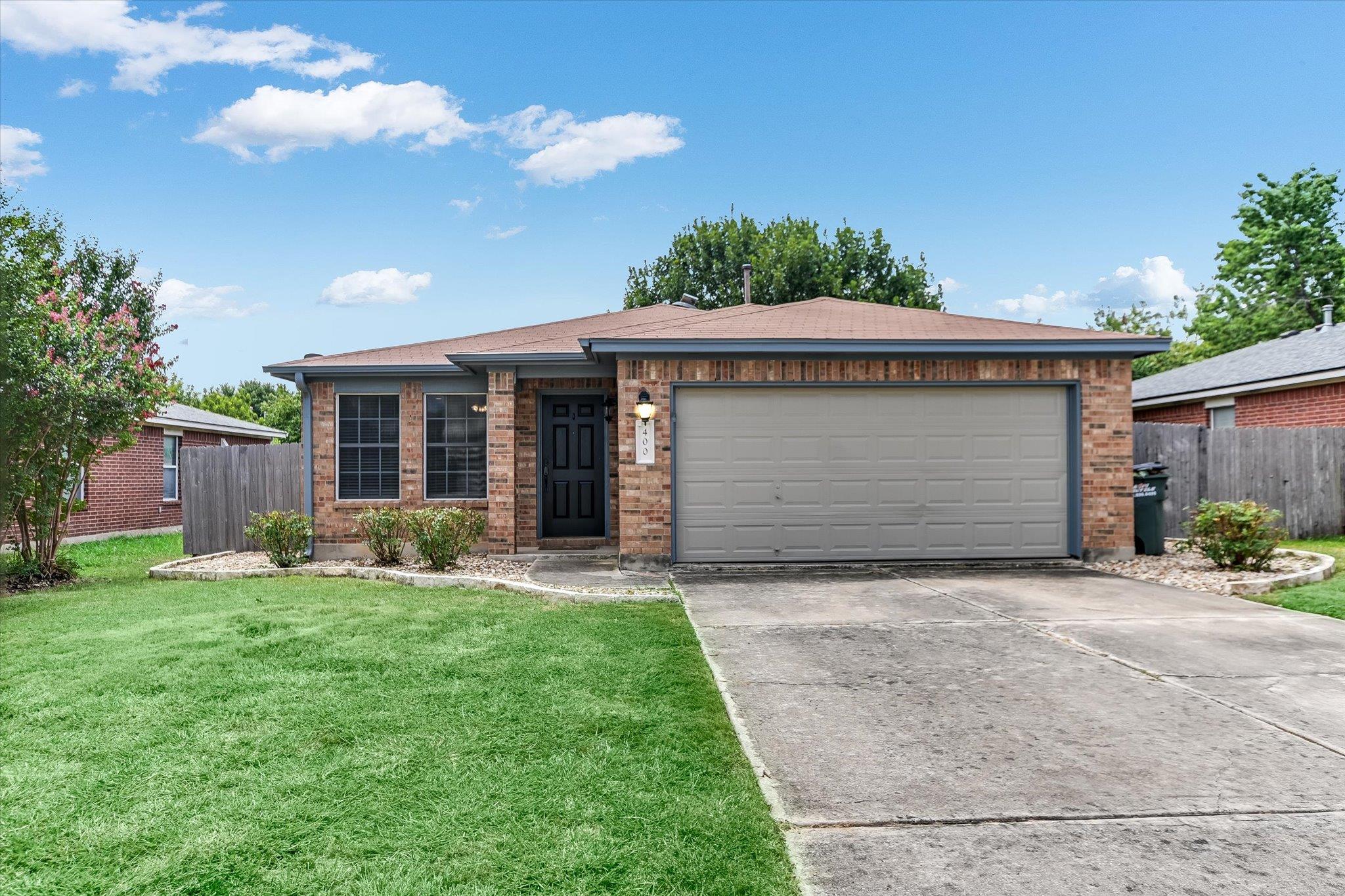 400 Ashbury Dr Property Photo 2