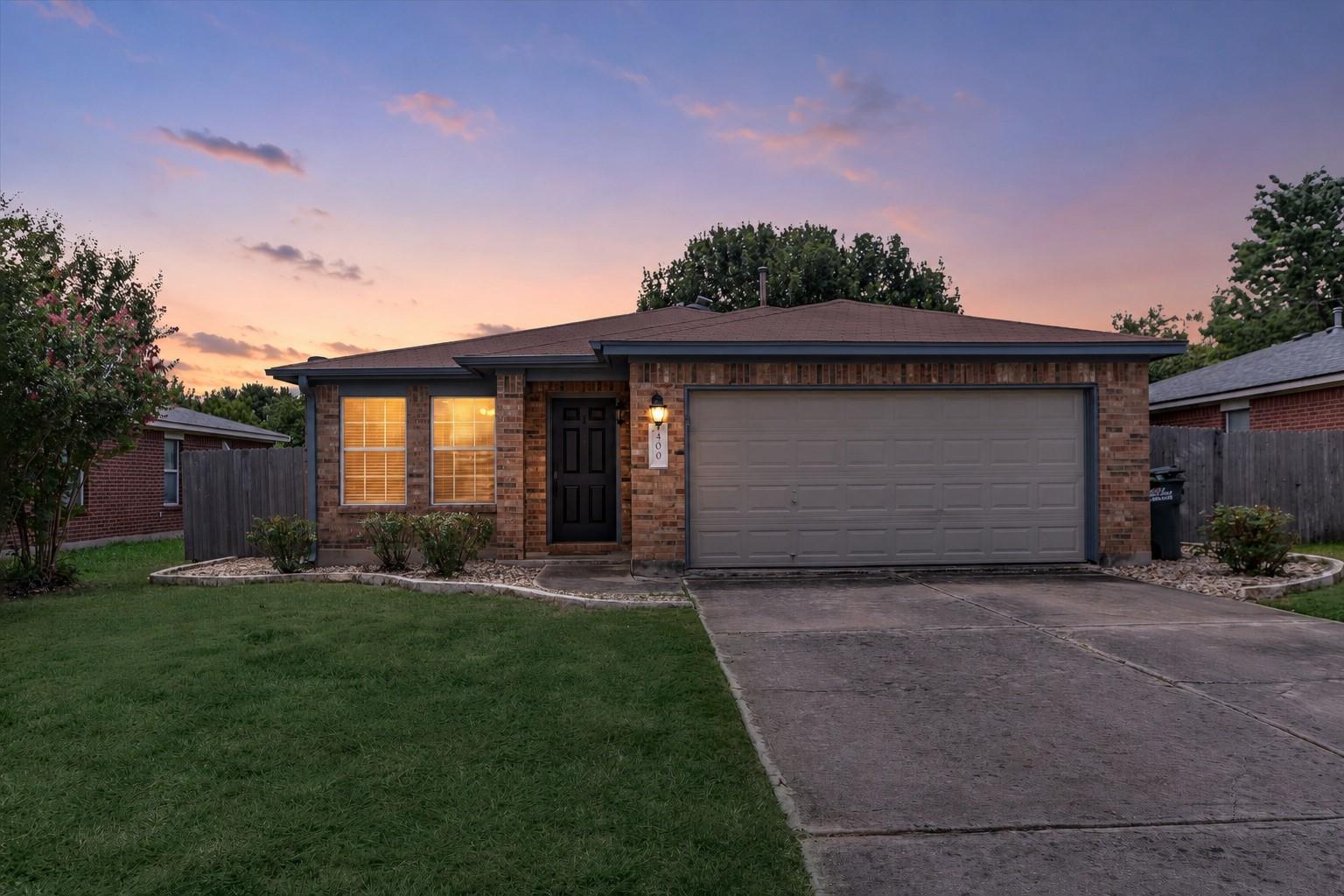 400 Ashbury Dr Property Photo 3