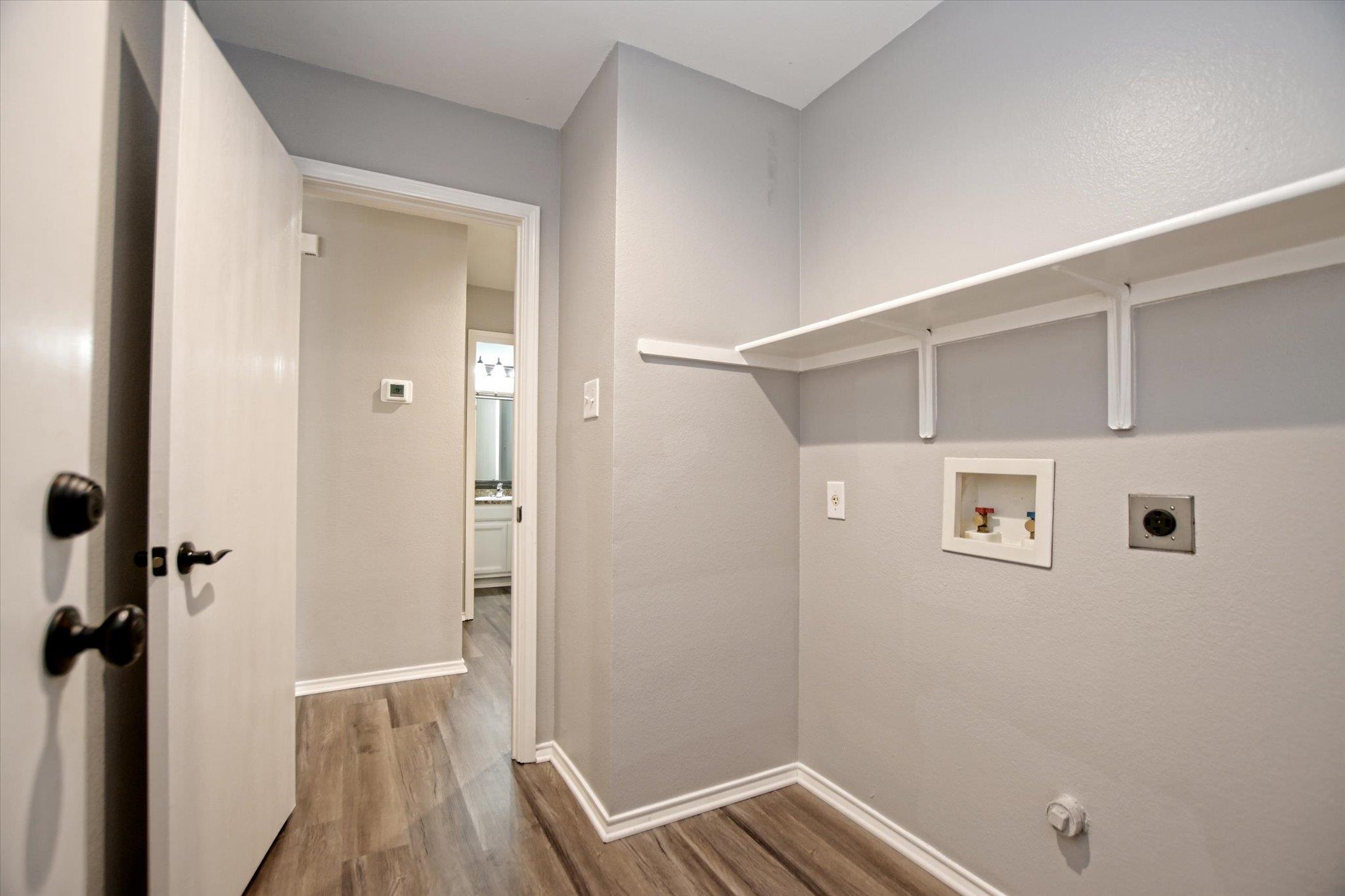 400 Ashbury Dr Property Photo 14