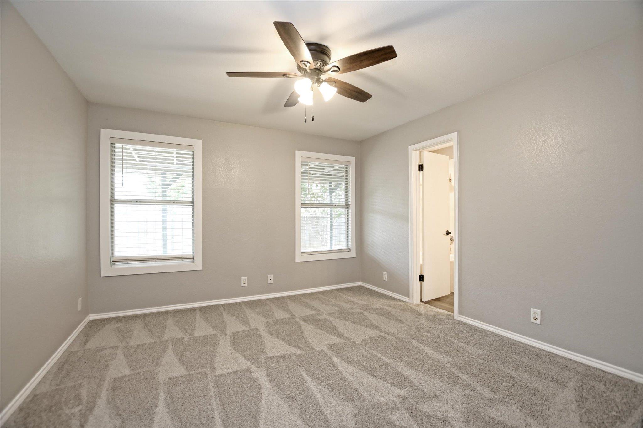 400 Ashbury Dr Property Photo 16