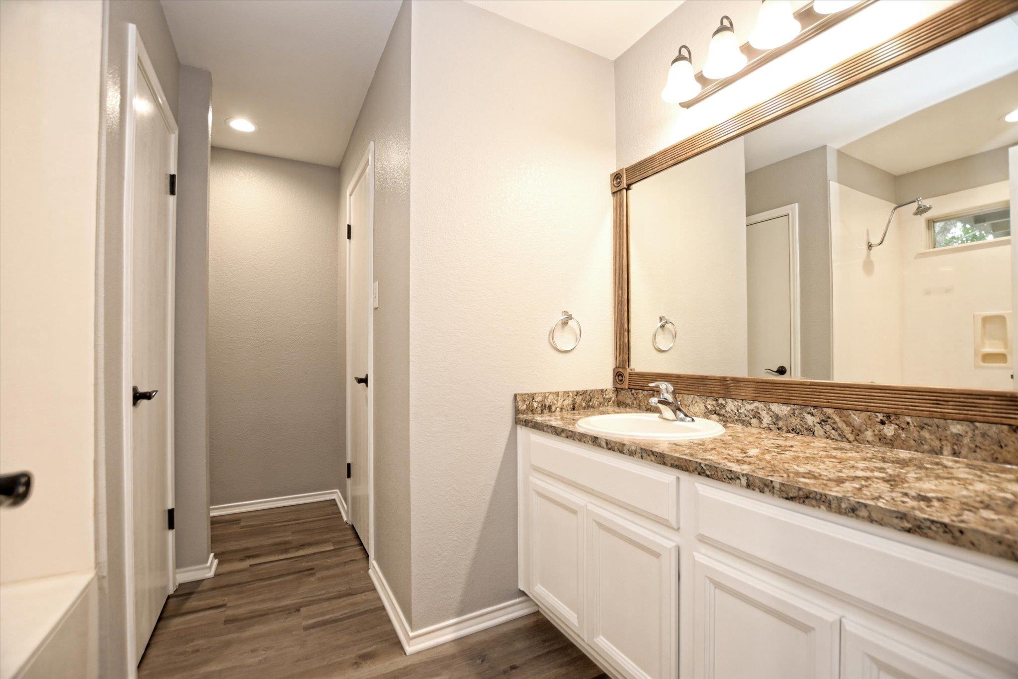400 Ashbury Dr Property Photo 19