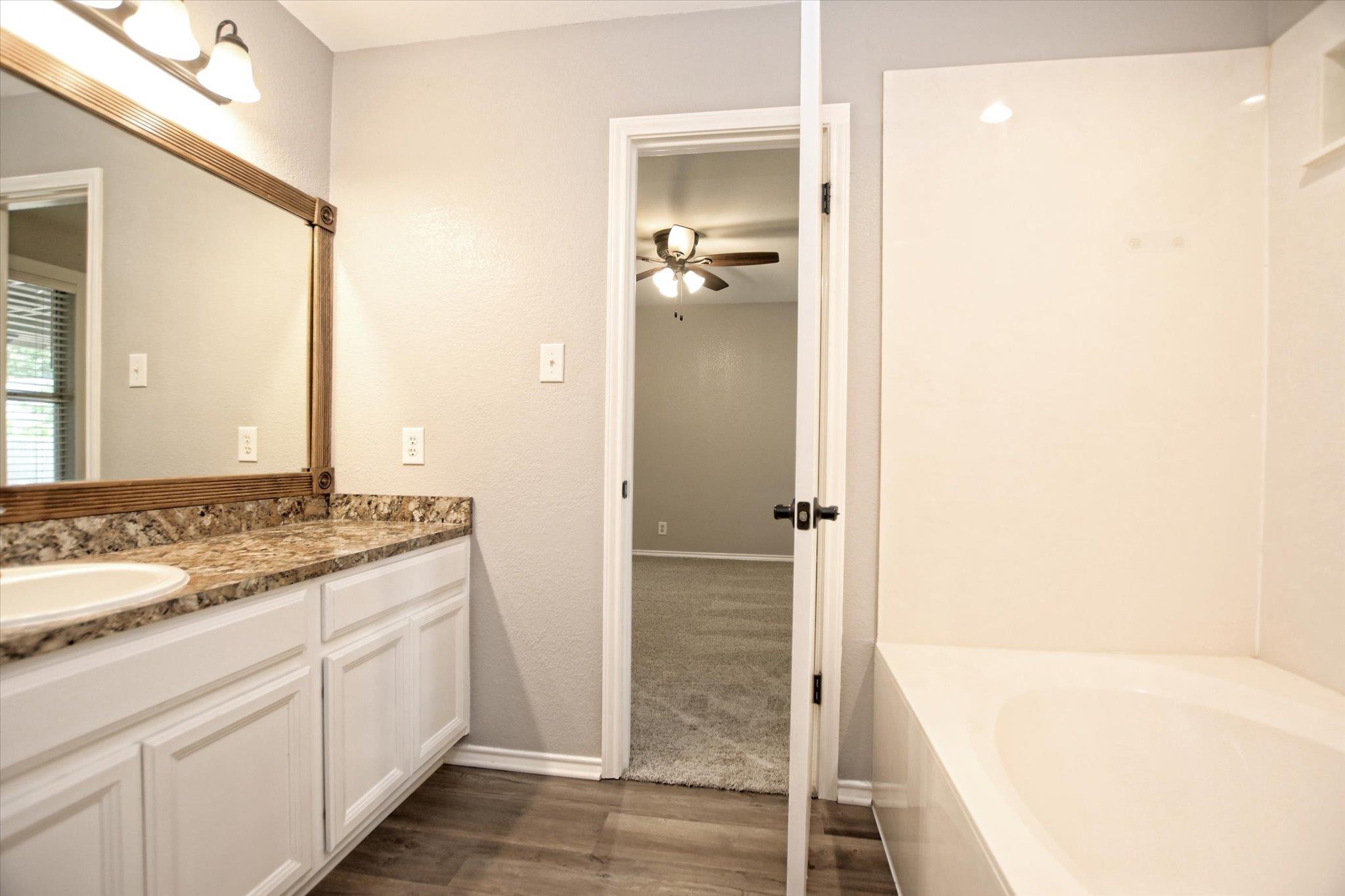 400 Ashbury Dr Property Photo 21