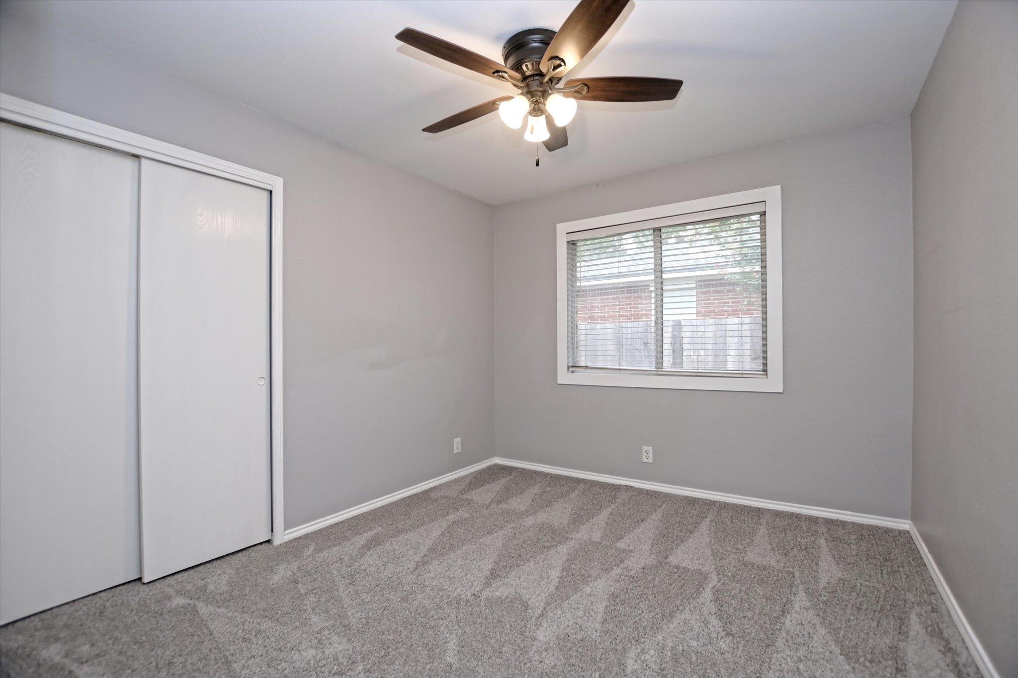 400 Ashbury Dr Property Photo 26