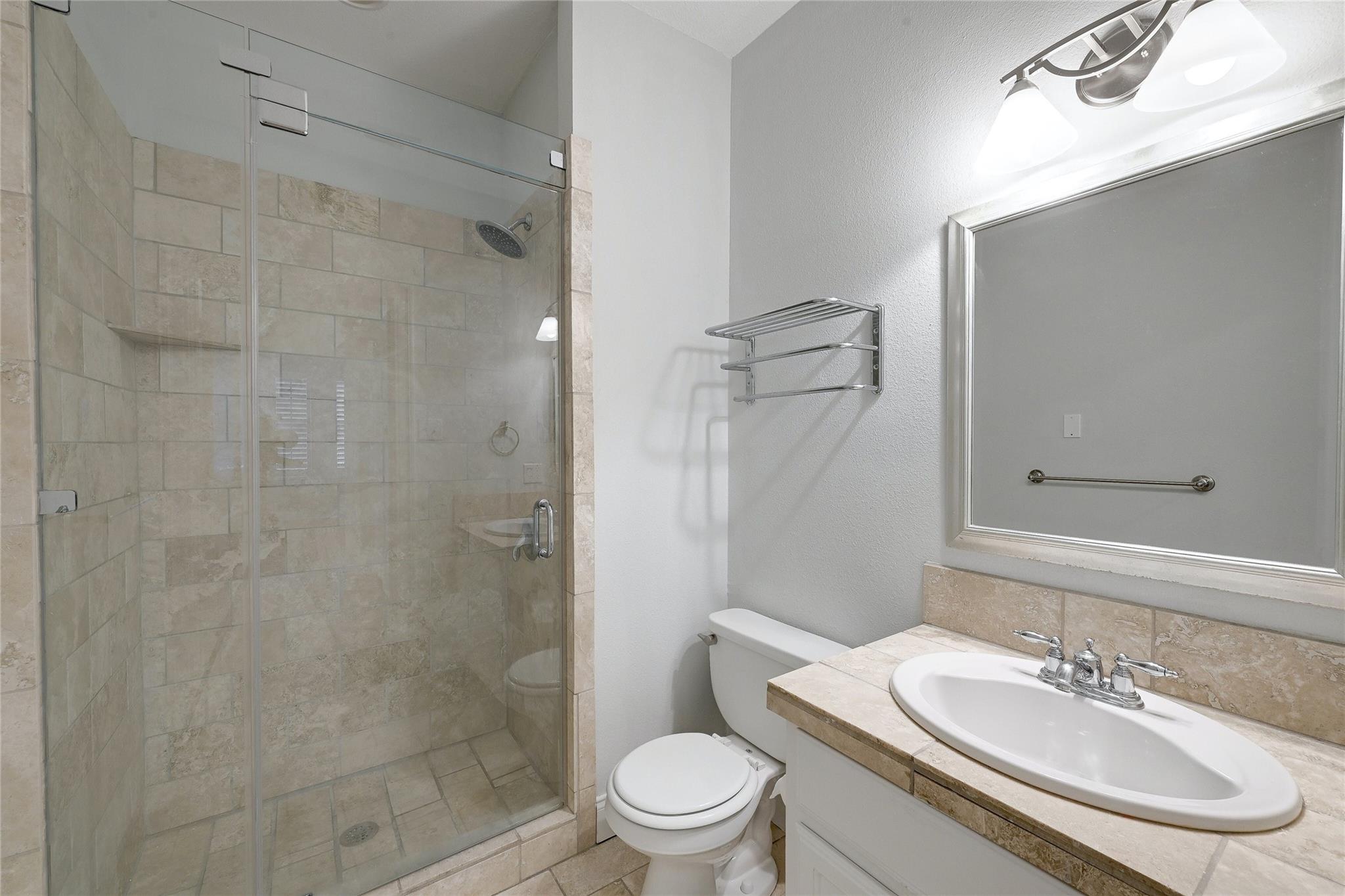 1016 Harwood Pl Property Photo 13