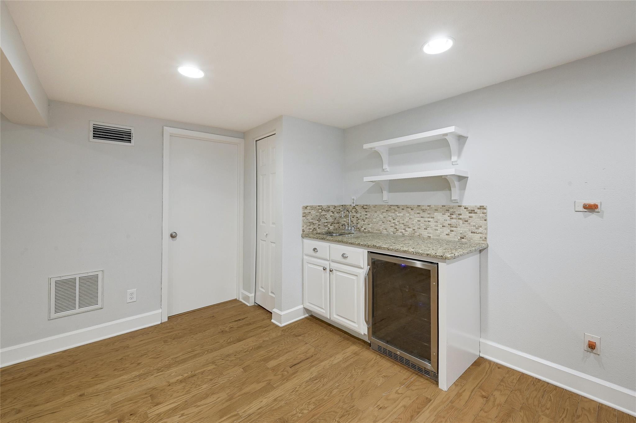 1016 Harwood Pl Property Photo 19