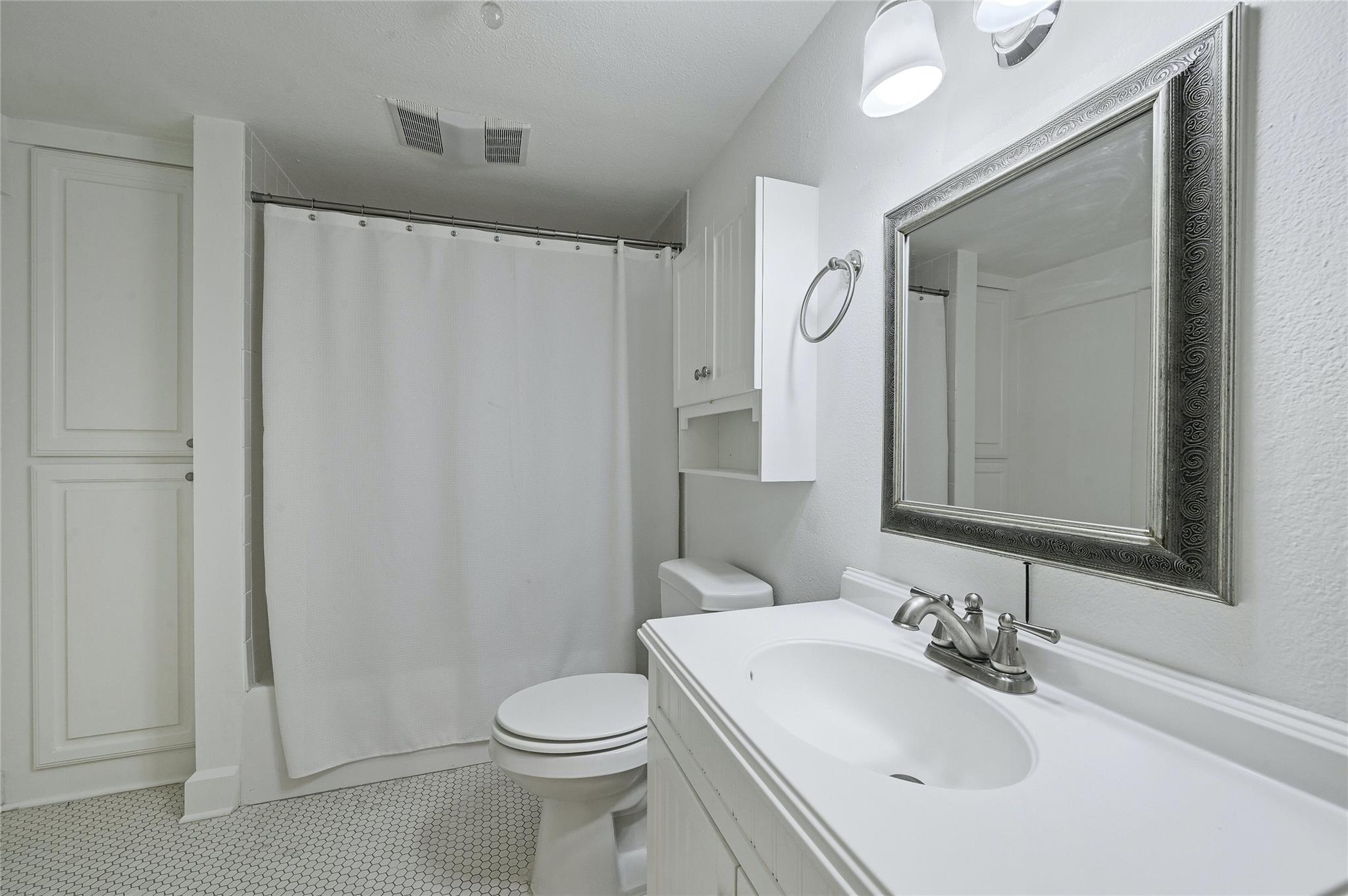 1016 Harwood Pl Property Photo 20