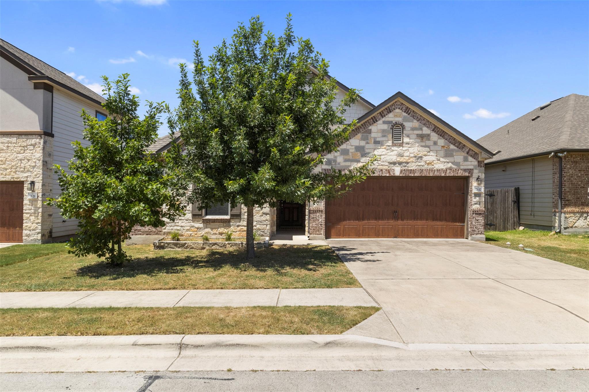 7117 Ondantra Bnd Property Photo 1