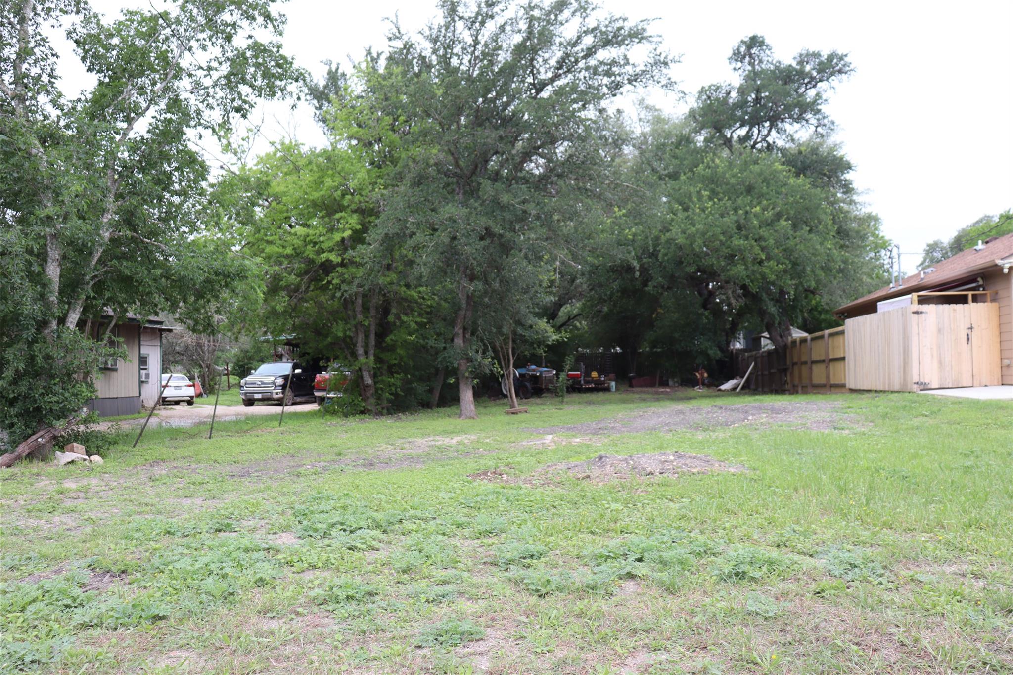 821 N Commerce St Property Photo 1