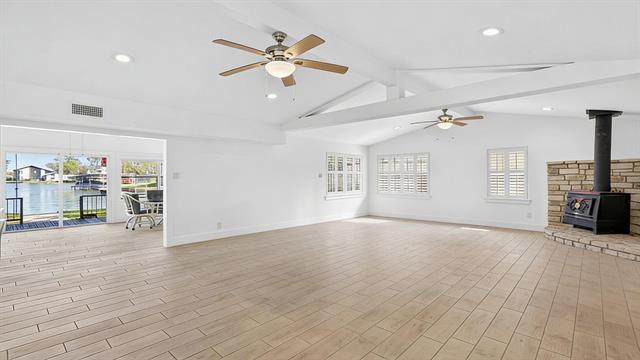 102 Cove Ln Property Photo 9