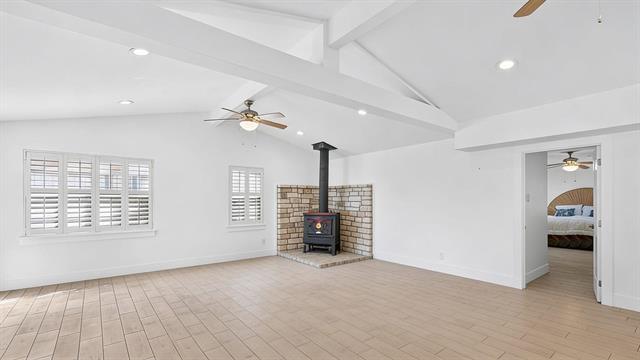 102 Cove Ln Property Photo 10
