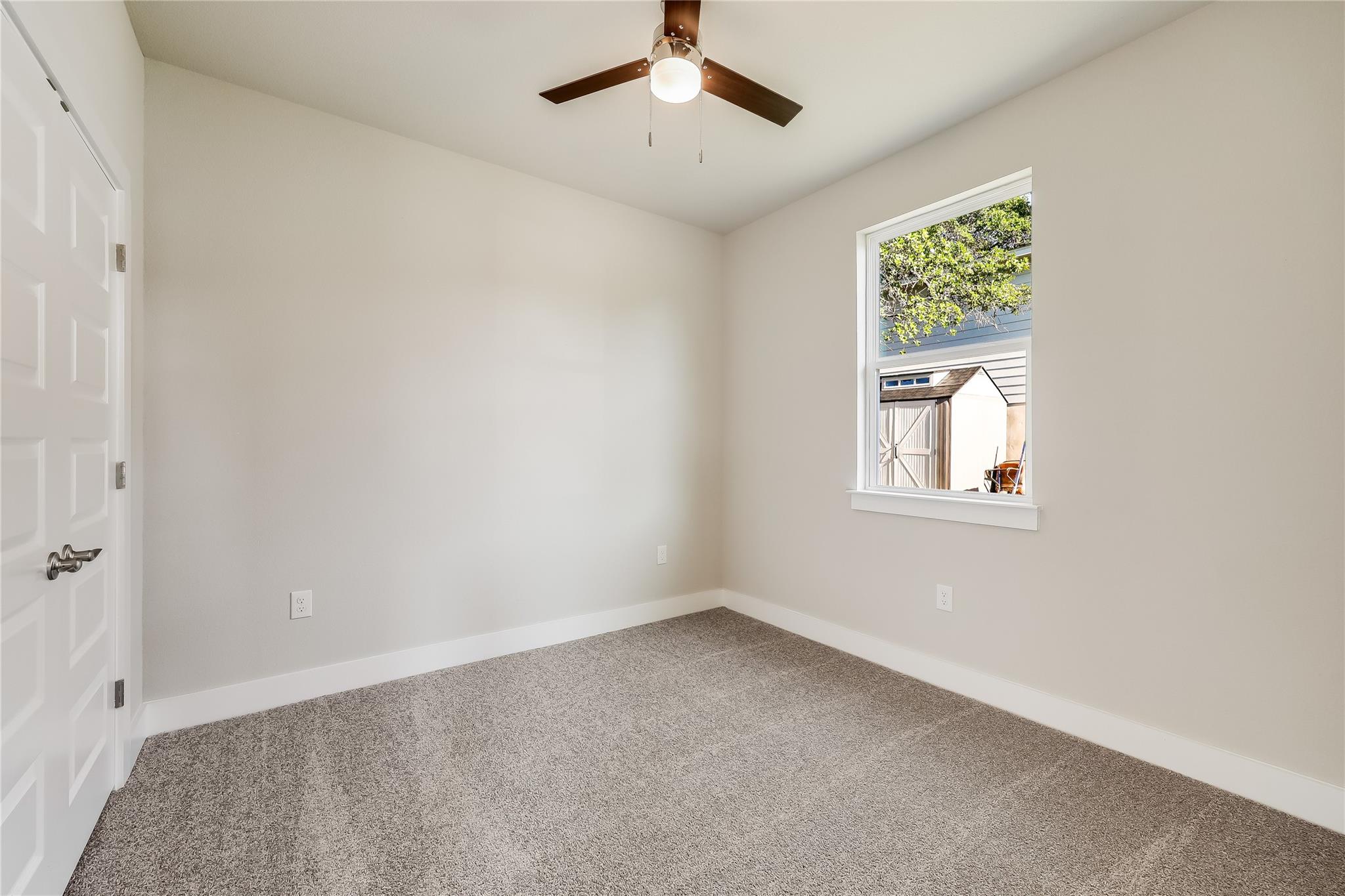 21812 Oxford Dr Property Photo 22
