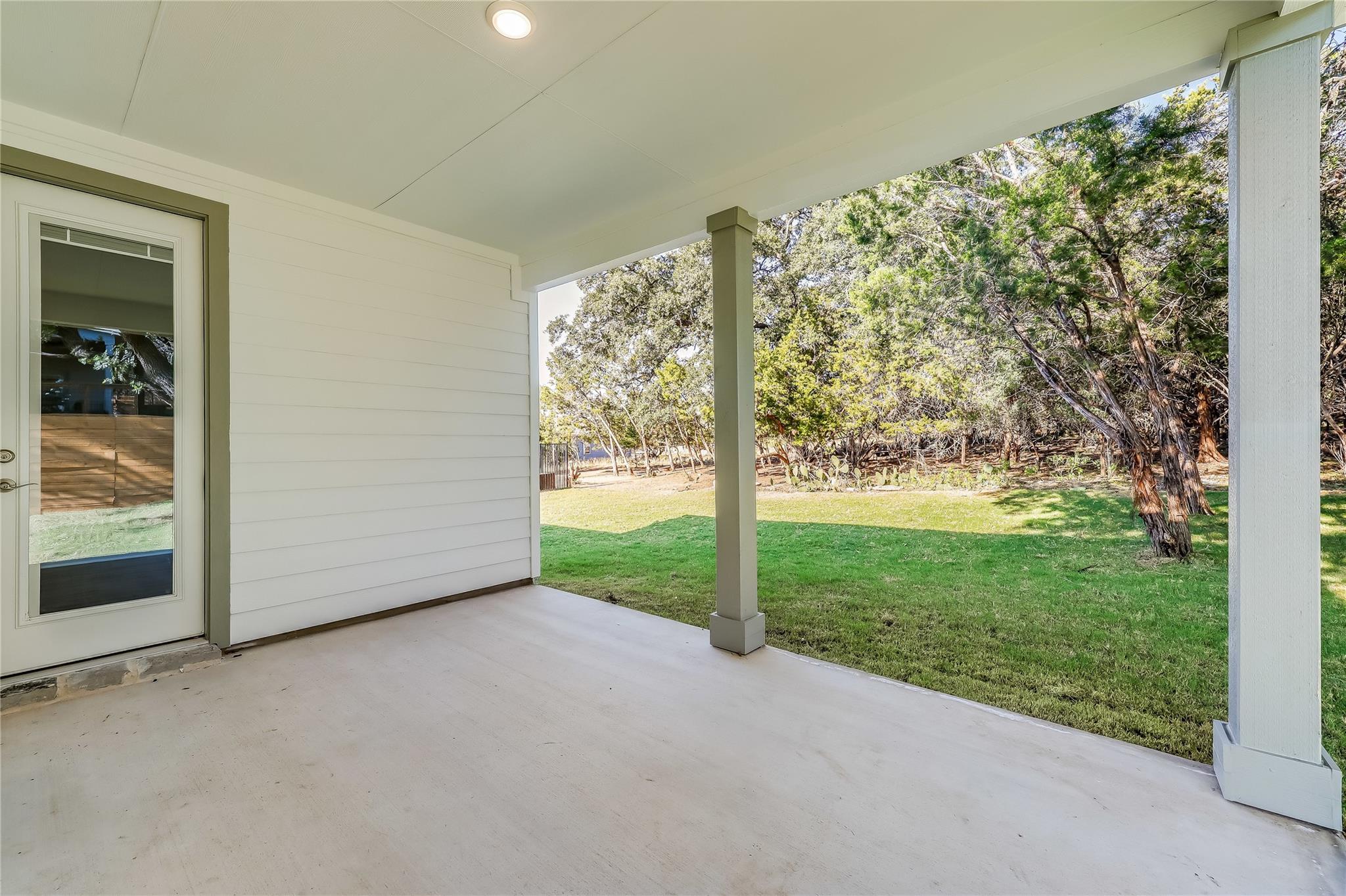 21812 Oxford Dr Property Photo 34
