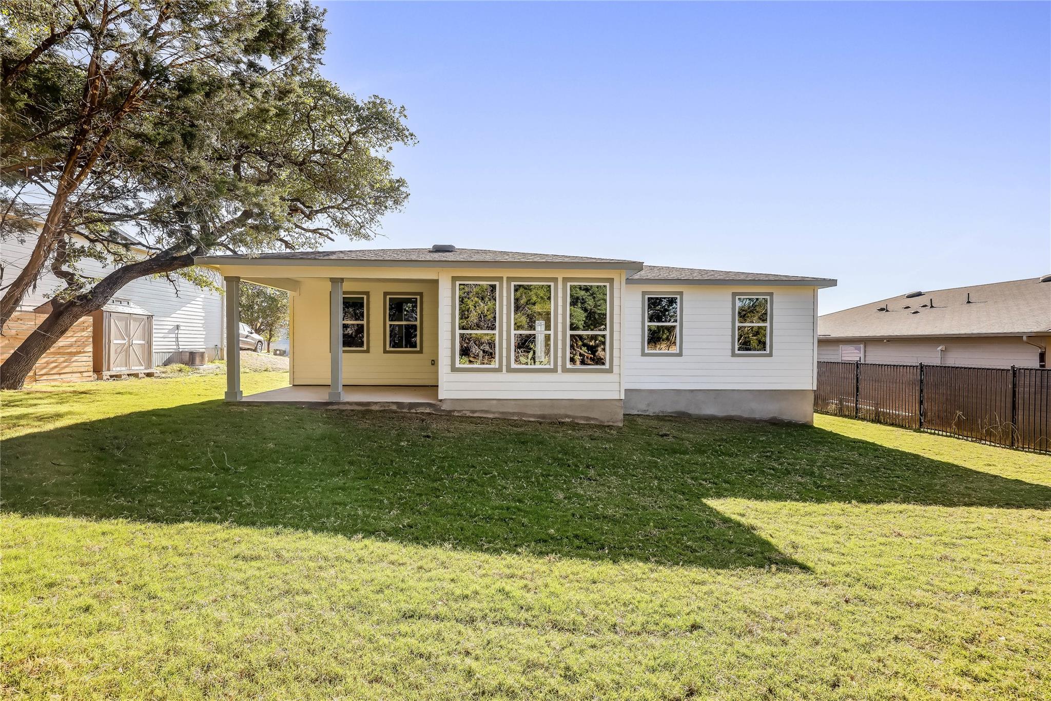 21812 Oxford Dr Property Photo 35