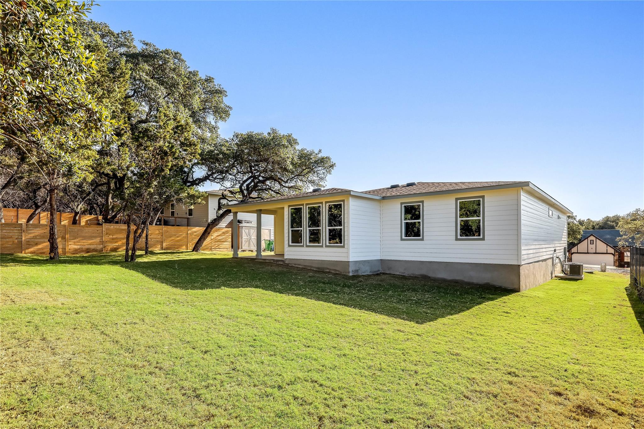 21812 Oxford Dr Property Photo 37