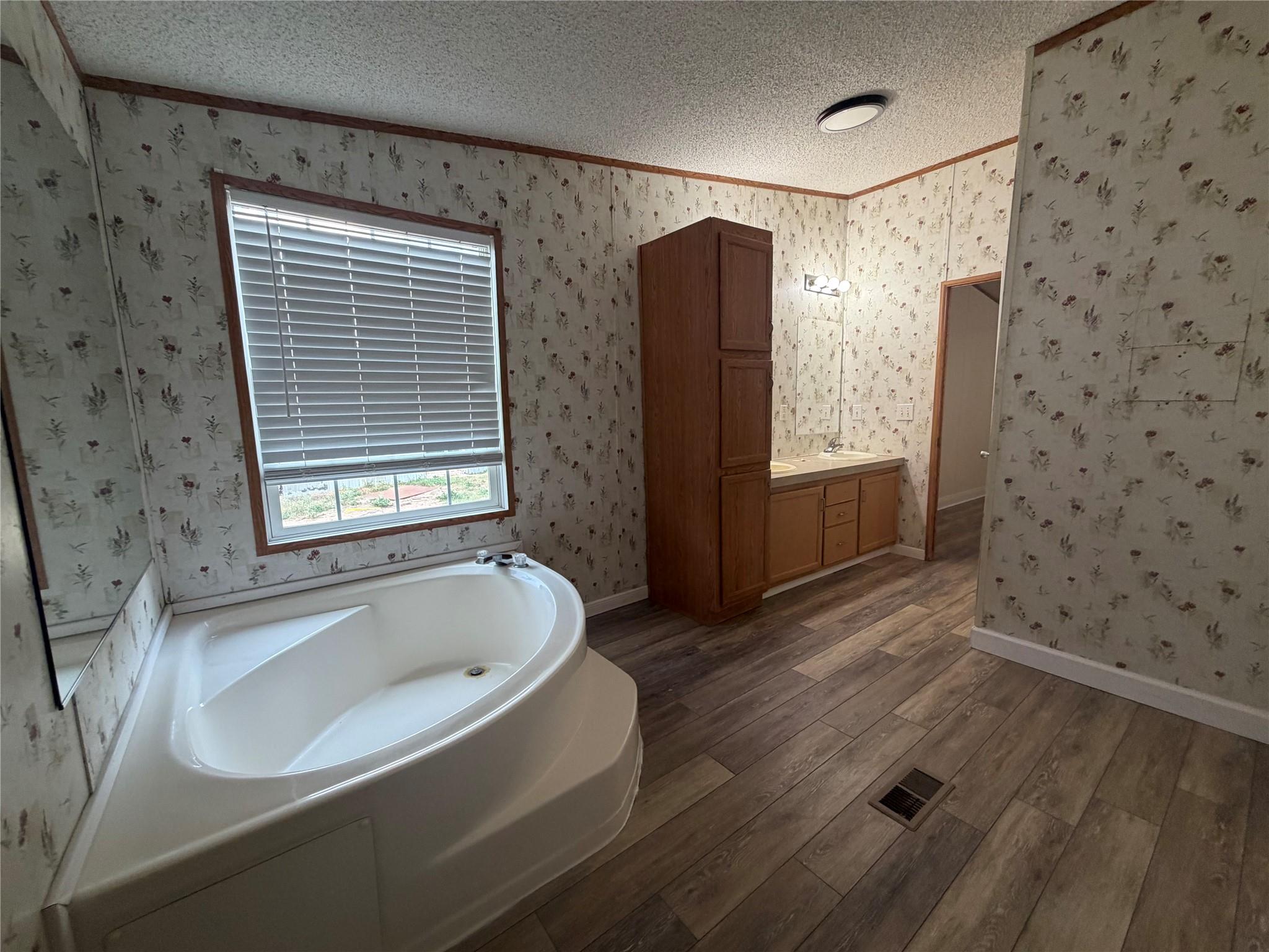 138 Maegan Ln Property Photo 4
