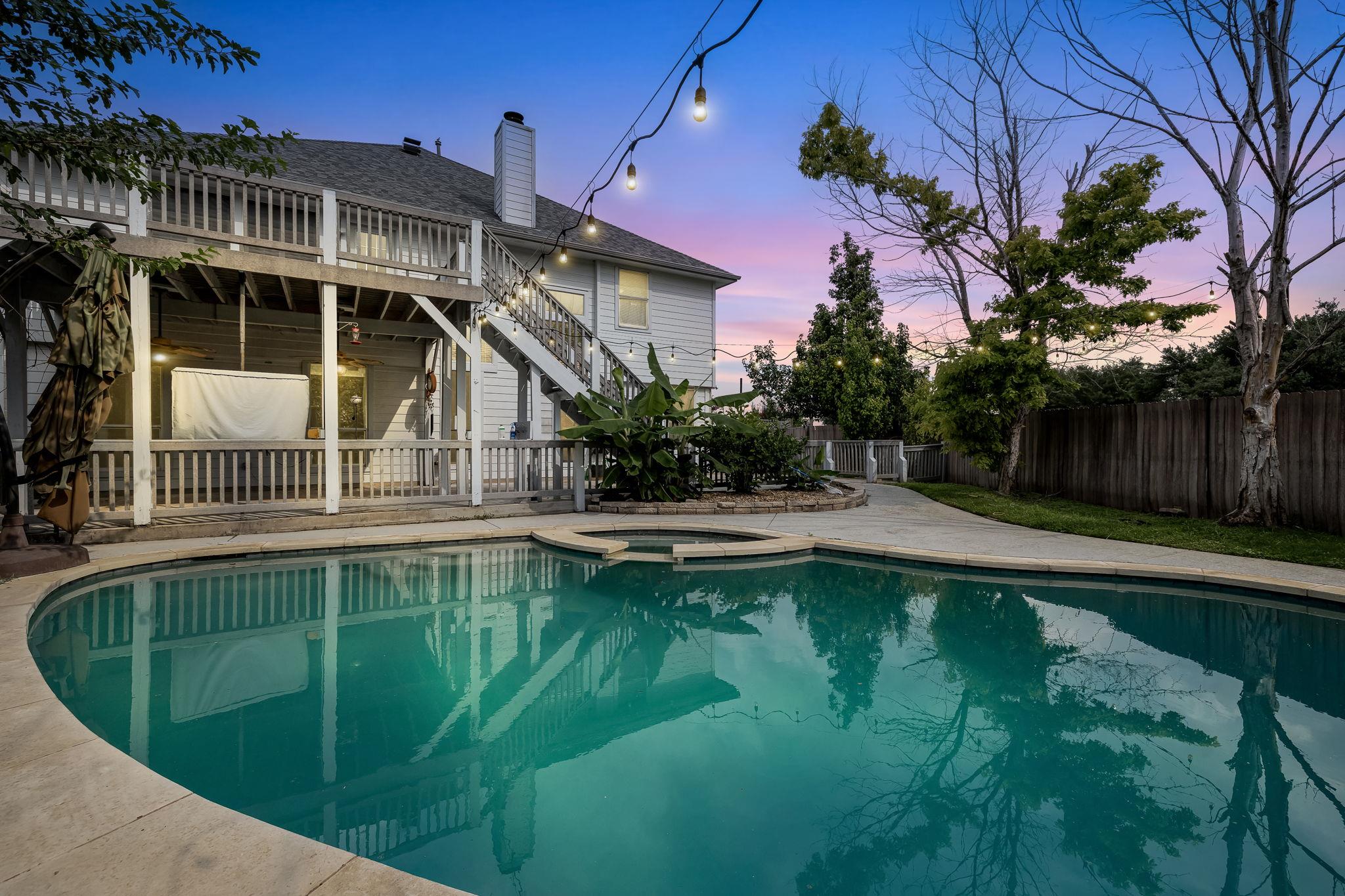 16019 Dark Ln Property Photo 2