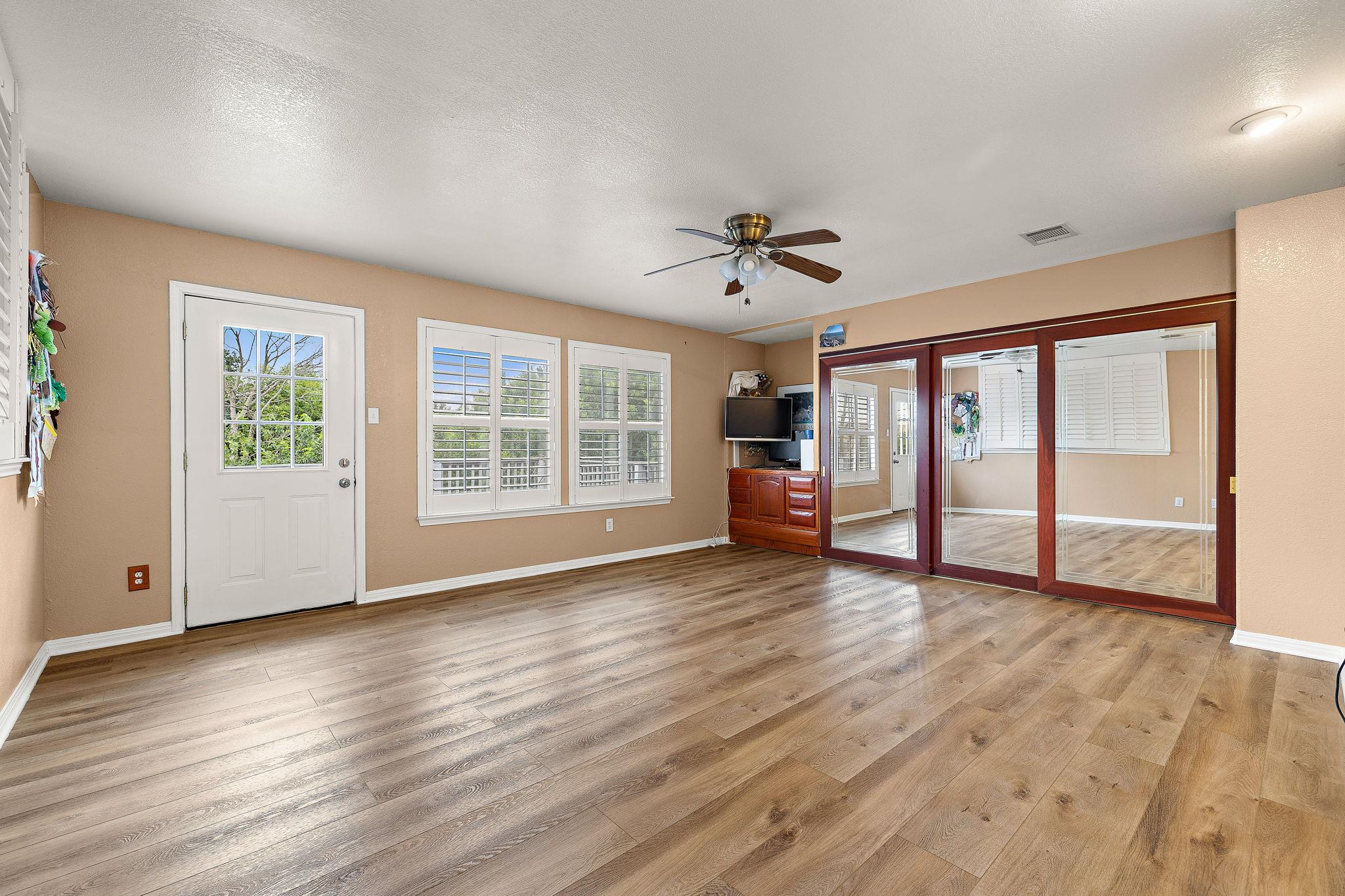 16019 Dark Ln Property Photo 13