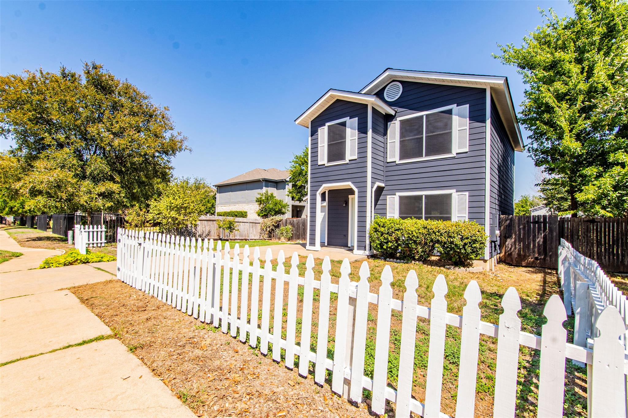 10923 Menchaca Rd Property Photo