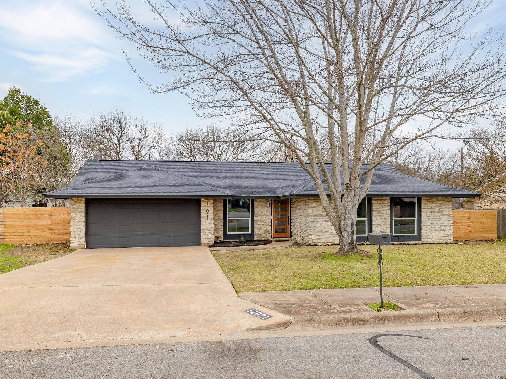 12021 Timber Wolf Trl Property Photo 8