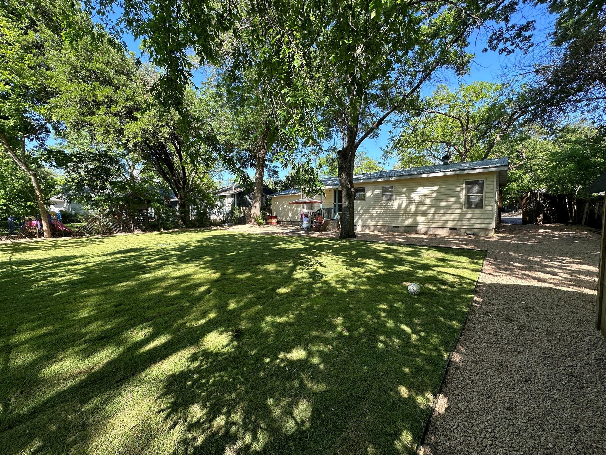 6004 Woodview Ave Property Photo 2