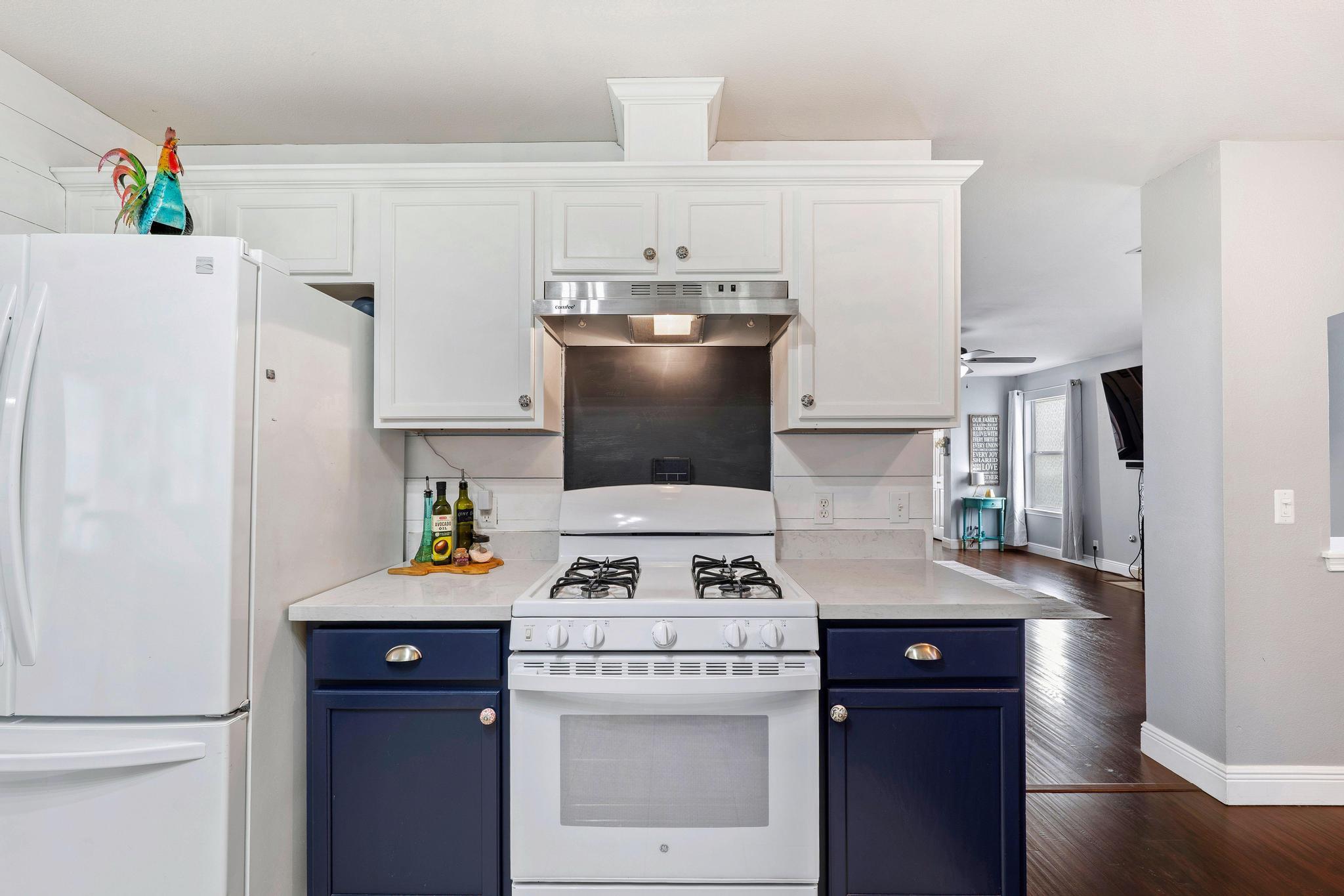 703 Sparkling Brook Ln Property Photo 15