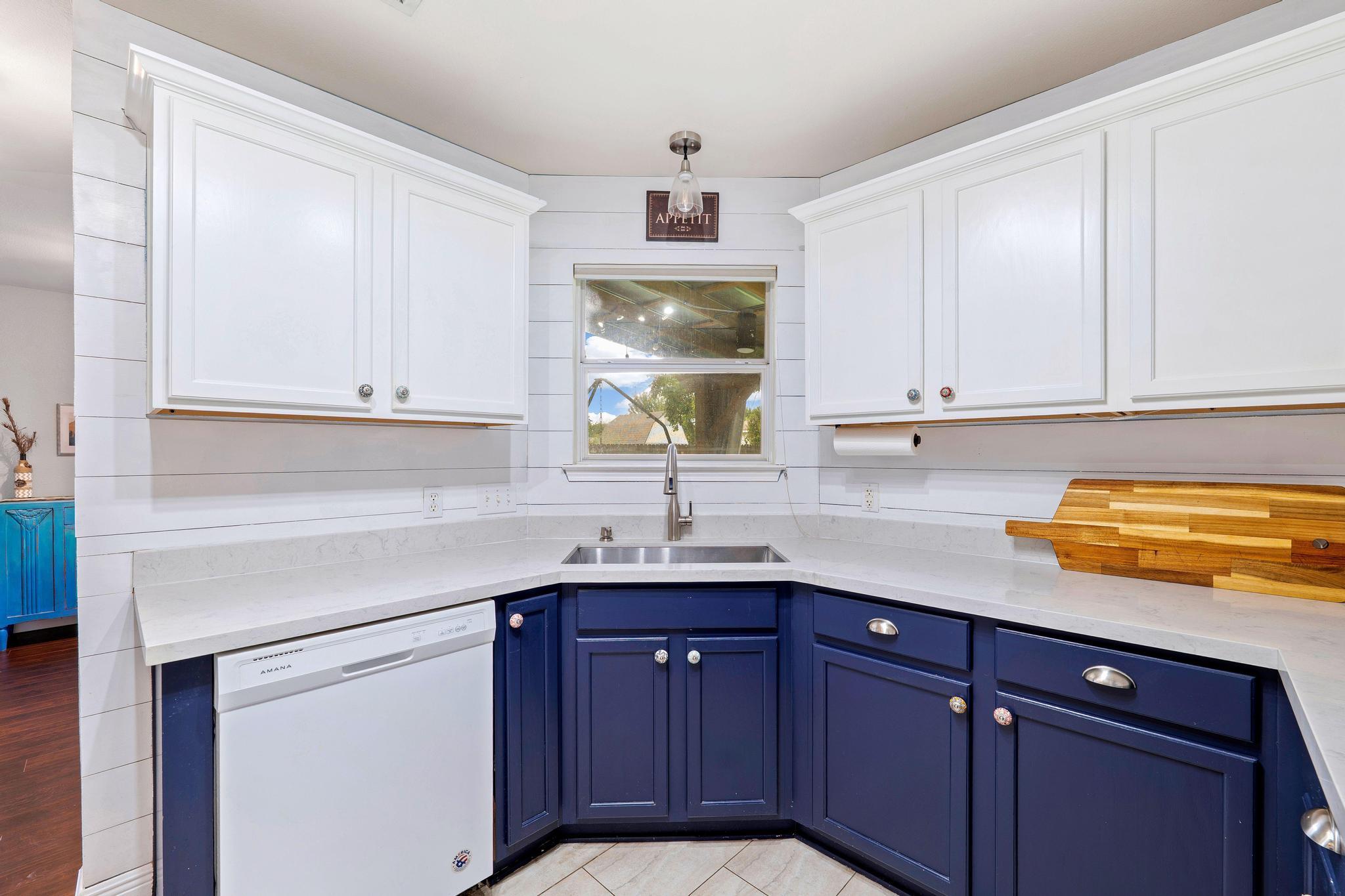 703 Sparkling Brook Ln Property Photo 16