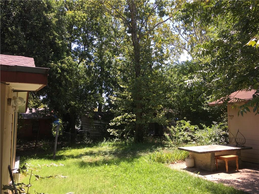507 Middle Ln Property Photo 5