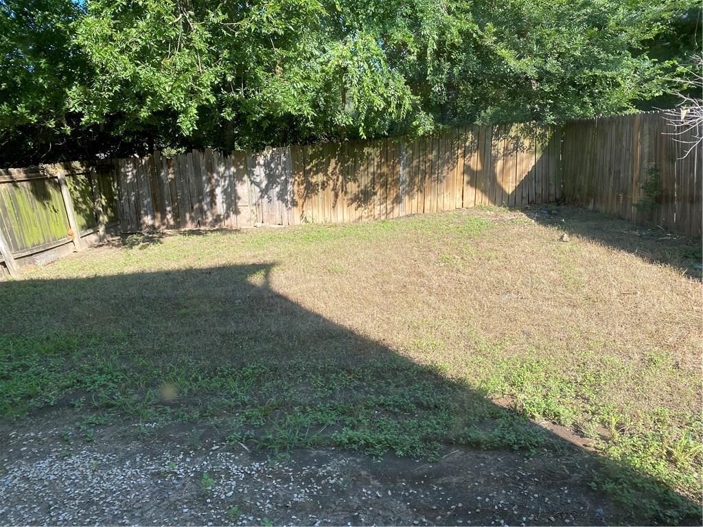 9004 Sedgemoor Trl #b Property Photo 19