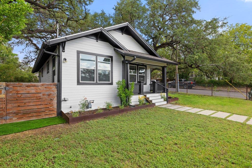 1905 Brackenridge St Property Photo 4
