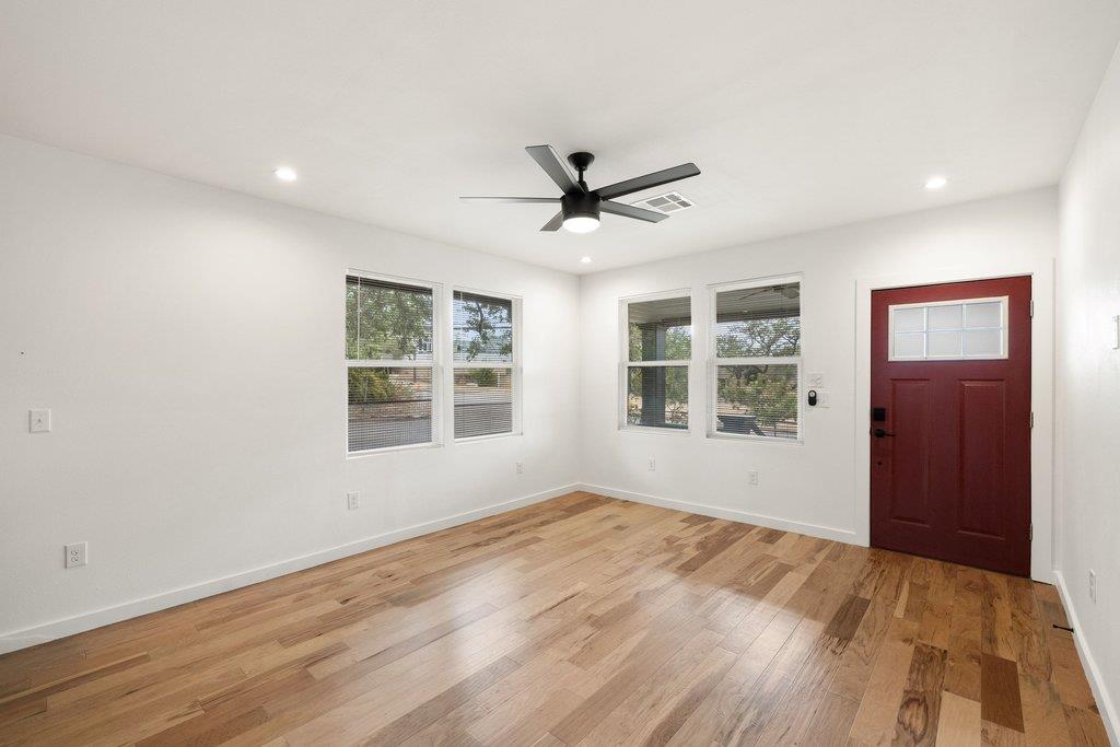 1905 Brackenridge St Property Photo 7