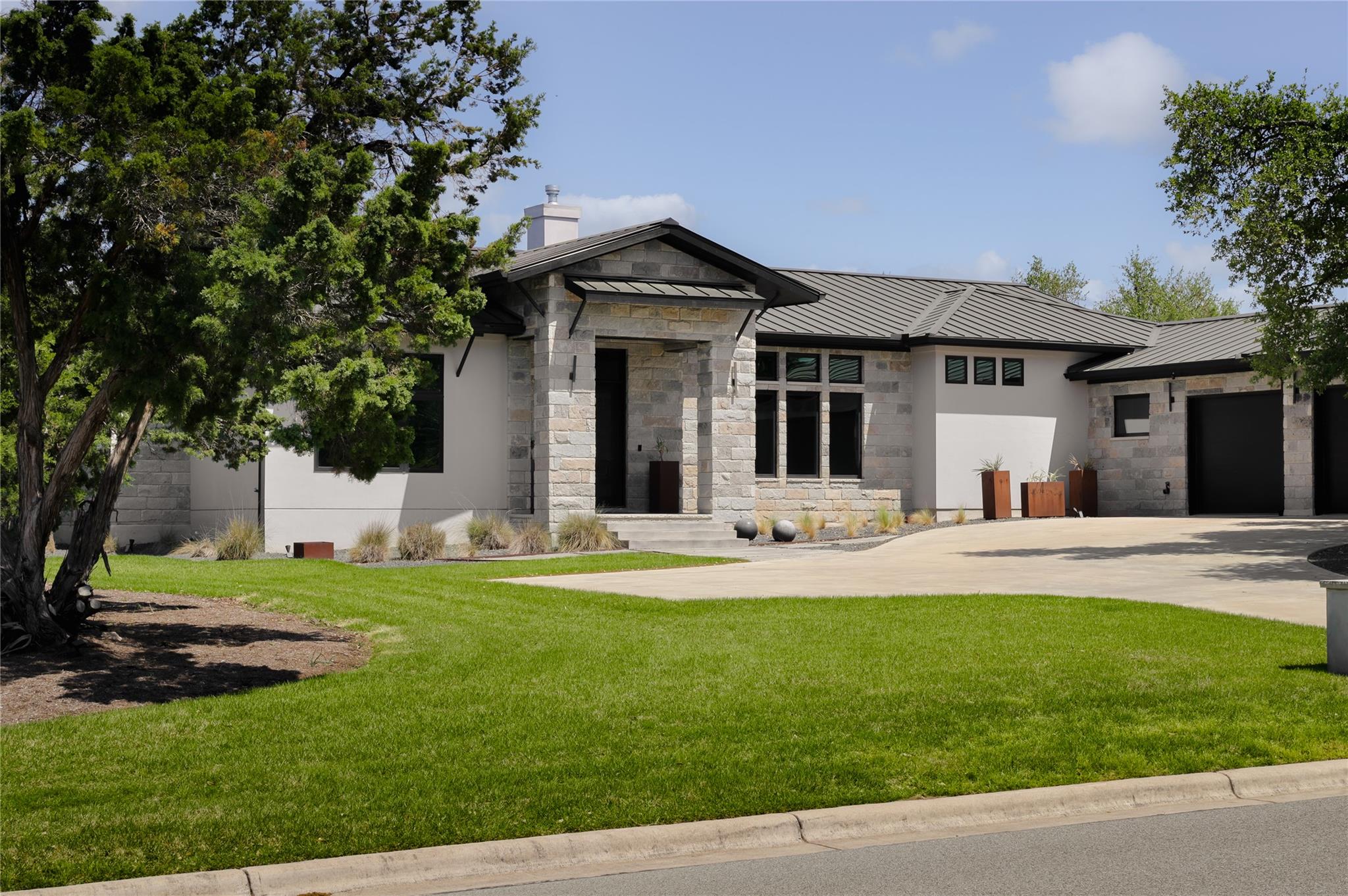 7817 Orisha Dr Property Photo