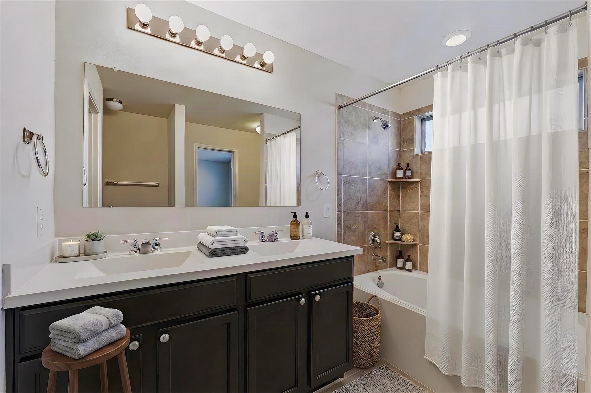 328 Circle Way Property Photo 11