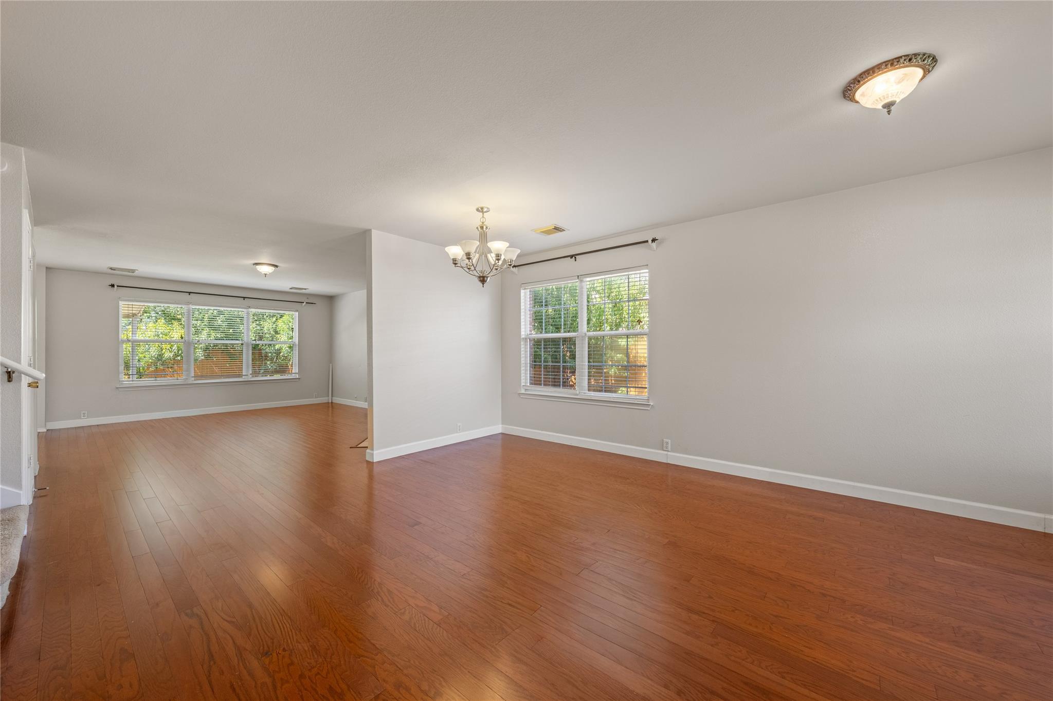 14716 Lantern Ln Property Photo 2