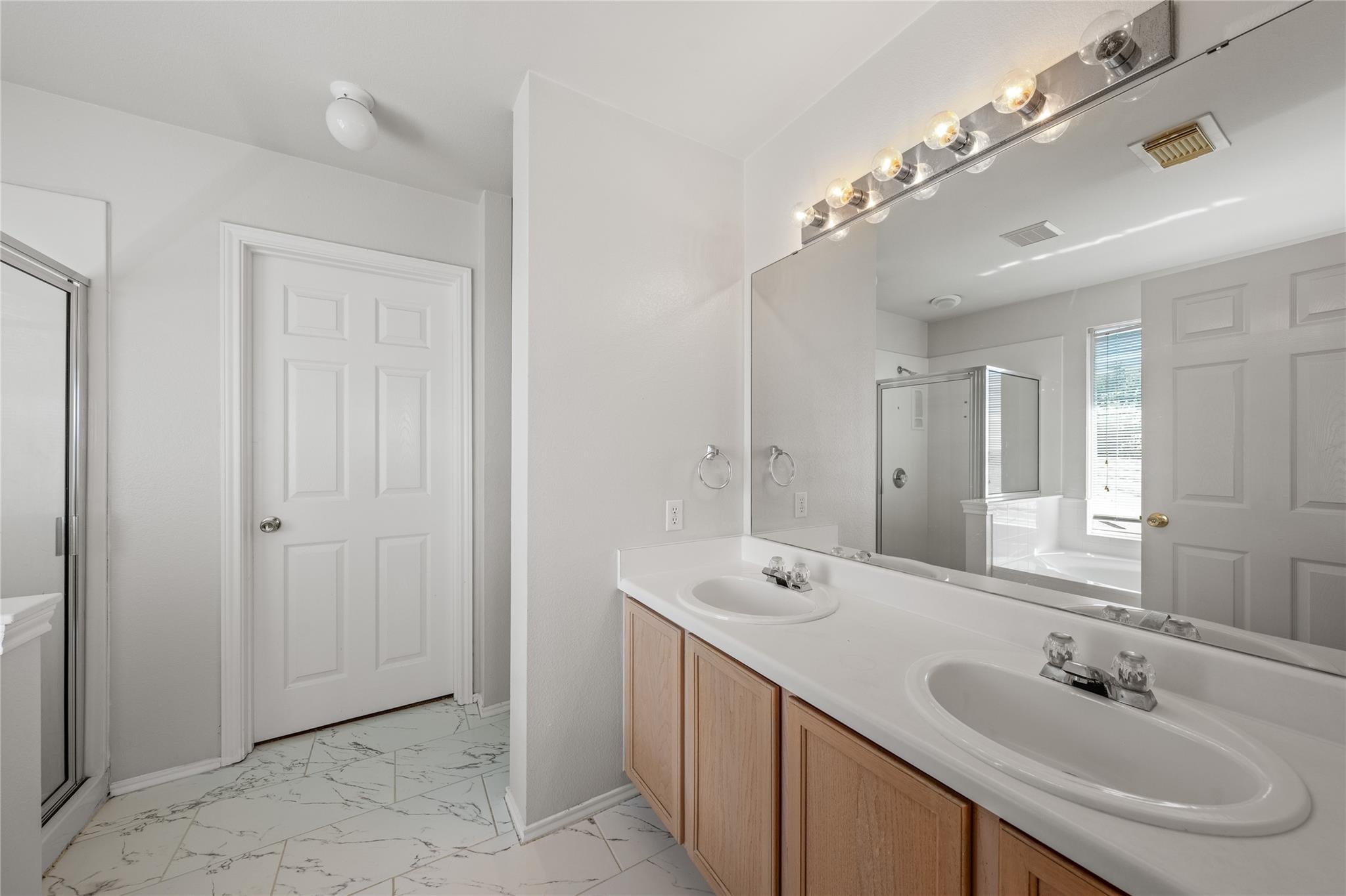 14716 Lantern Ln Property Photo 16