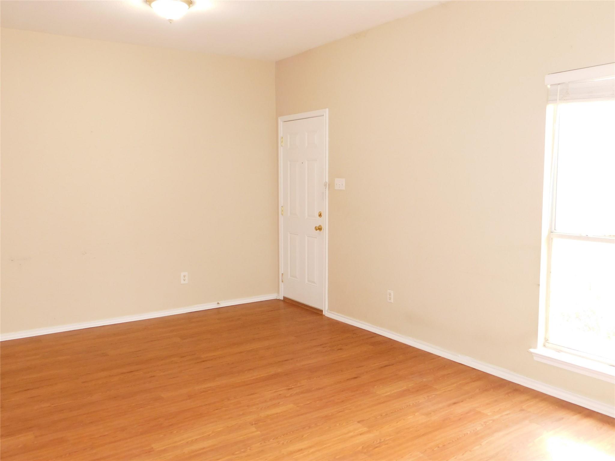 6726 Windrift Way #b Property Photo 9
