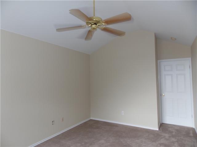 6726 Windrift Way #b Property Photo 11