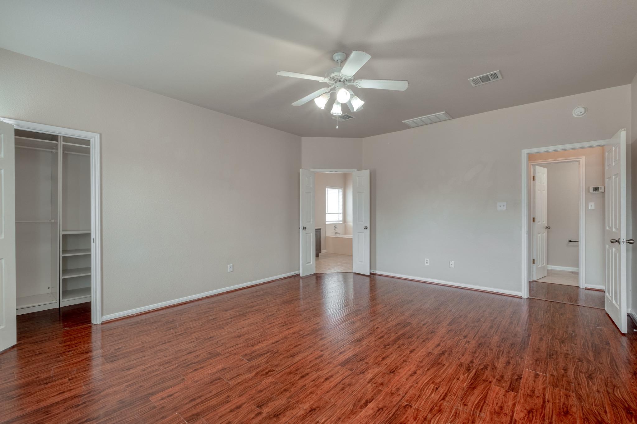 211 Hanstrom Dr Property Photo 15