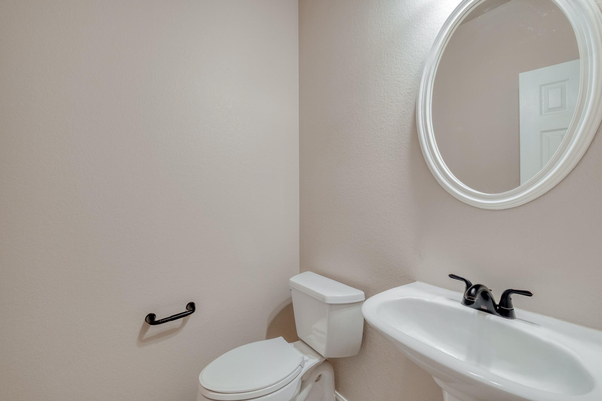 211 Hanstrom Dr Property Photo 19