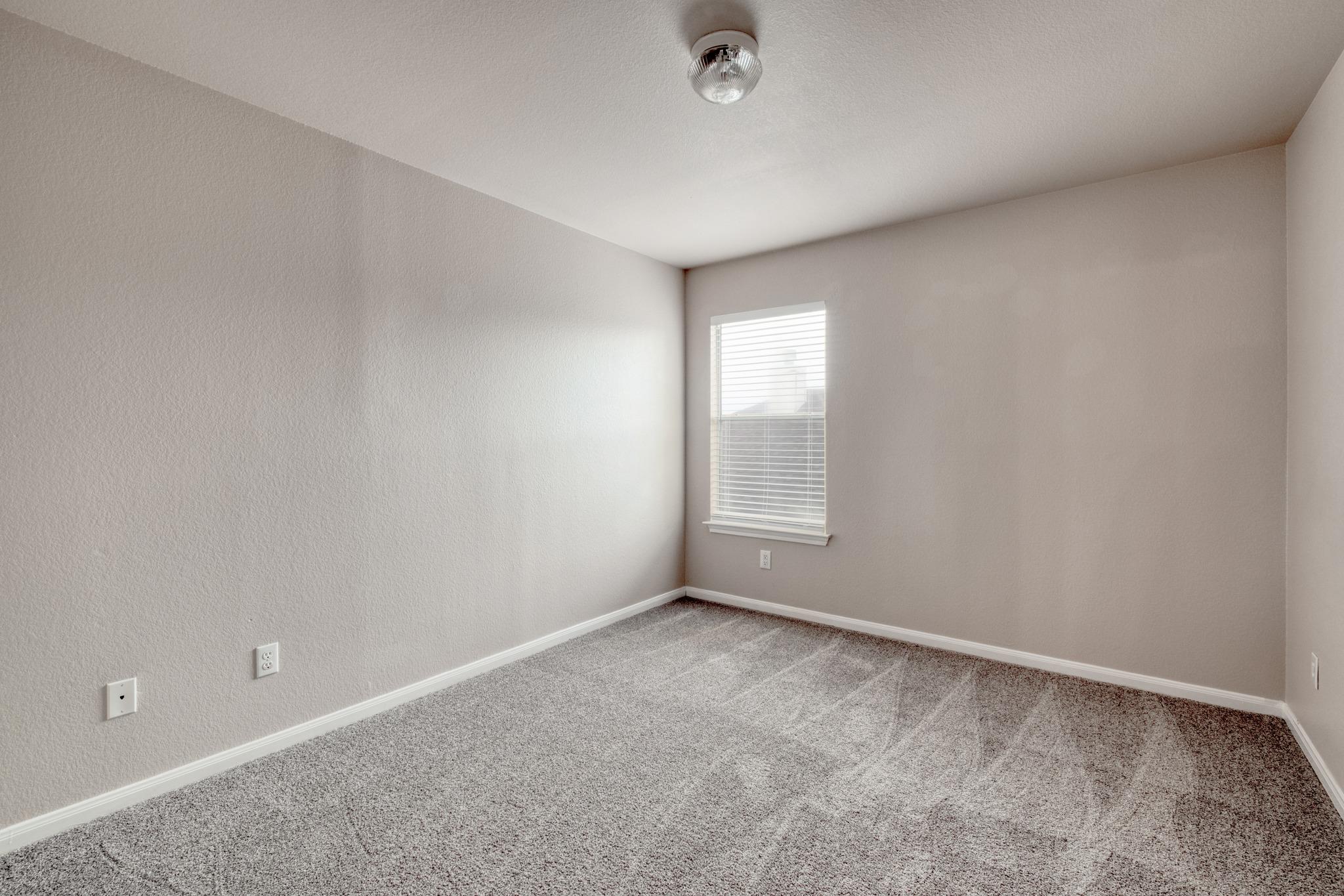 211 Hanstrom Dr Property Photo 25