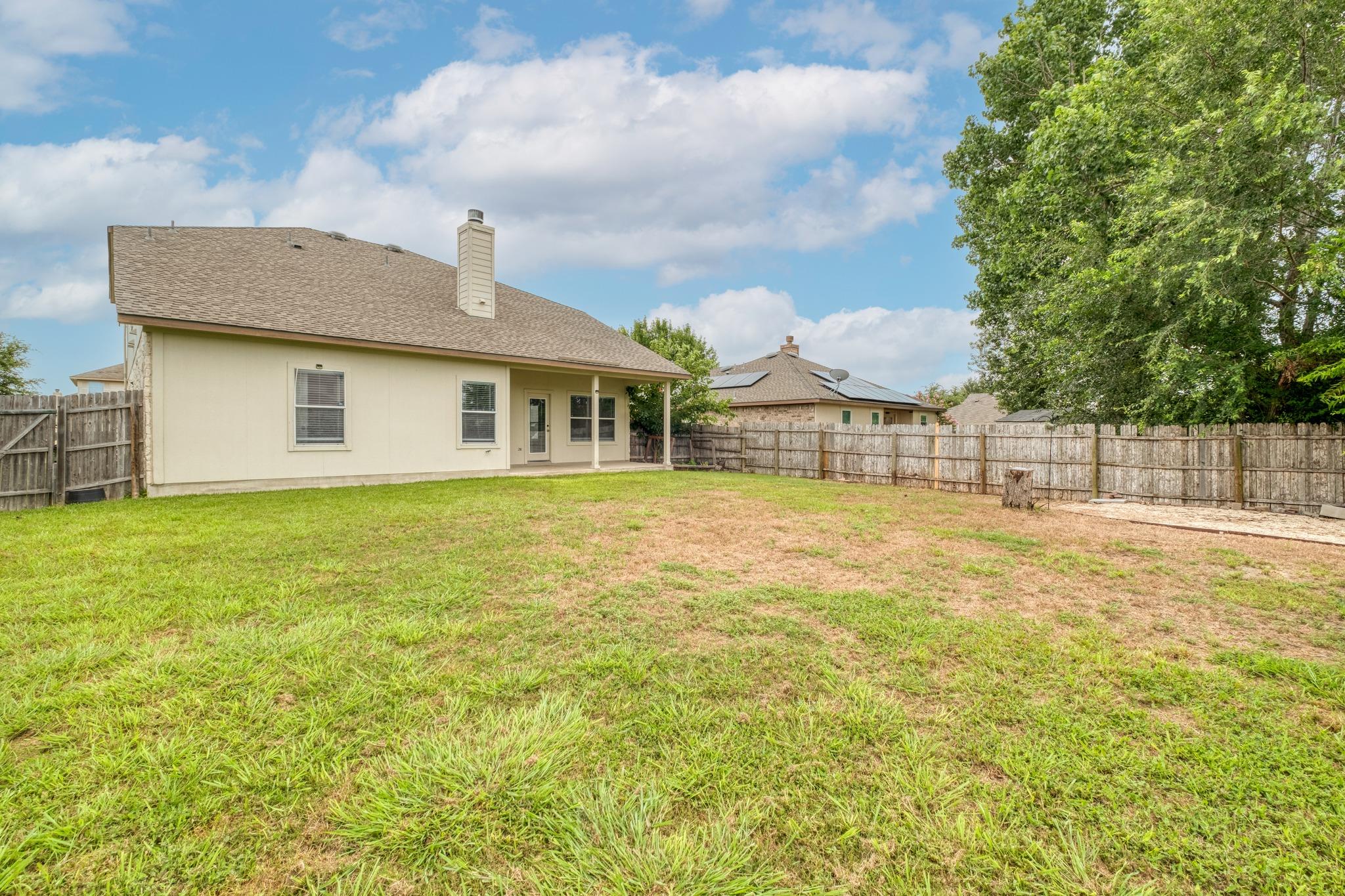 211 Hanstrom Dr Property Photo 30