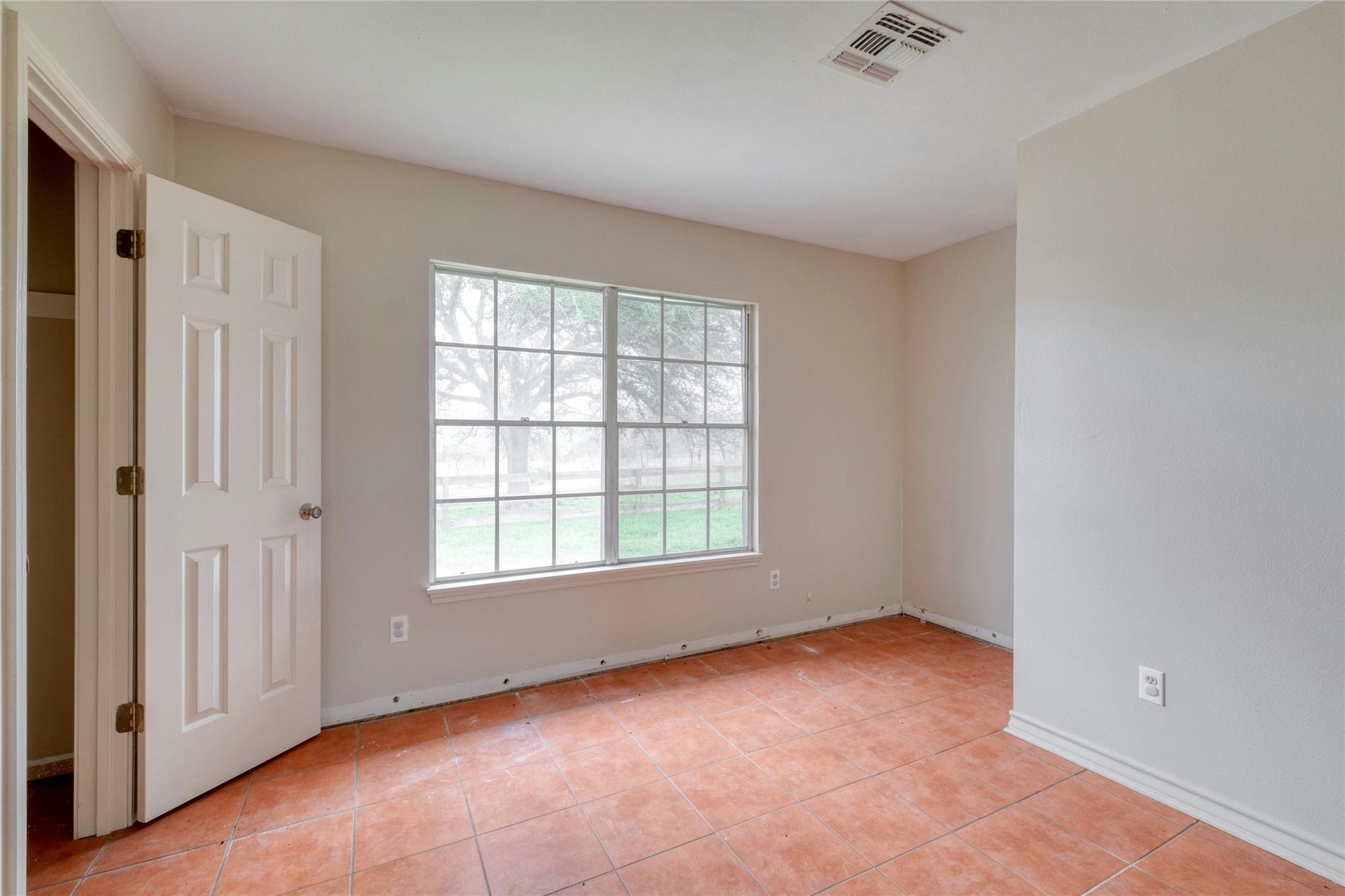 103 Robin Ln Property Photo 23