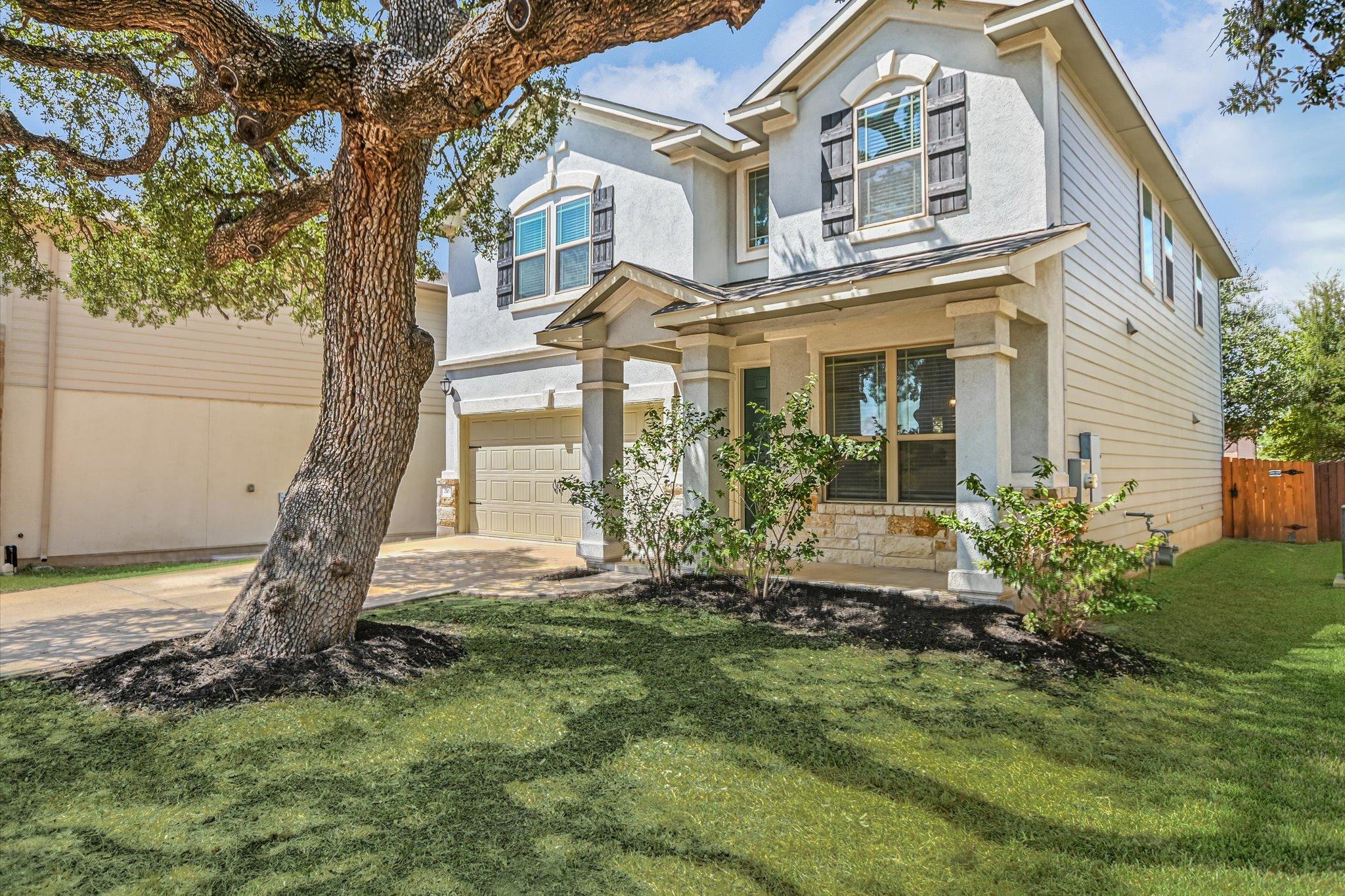 210 Anacua Loop Property Photo 1