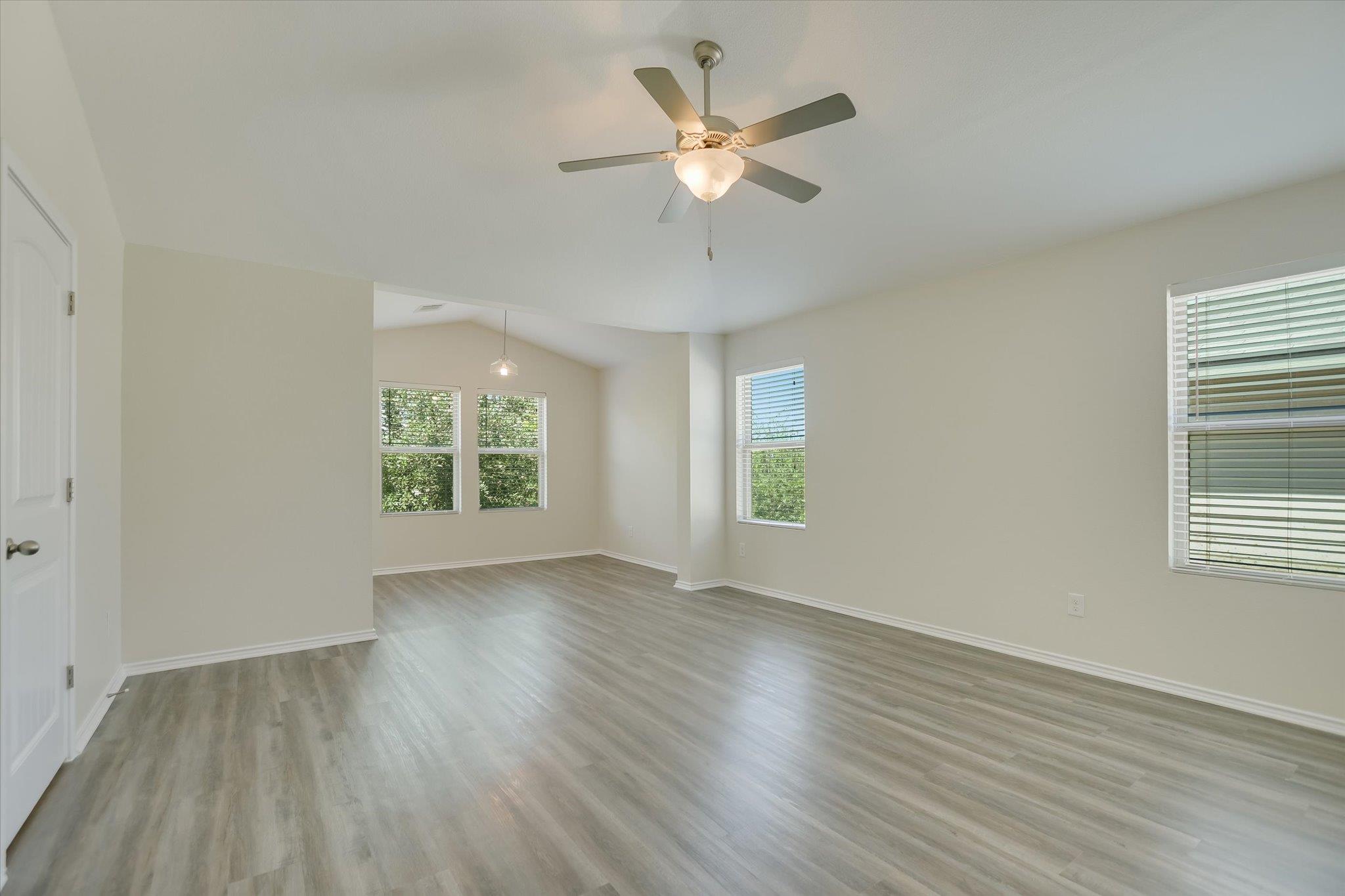 210 Anacua Loop Property Photo 12