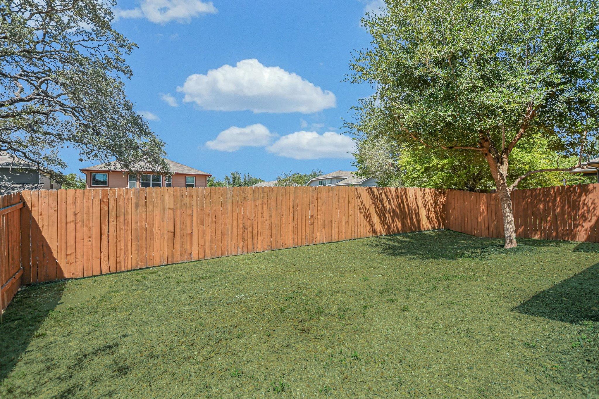 210 Anacua Loop Property Photo 20