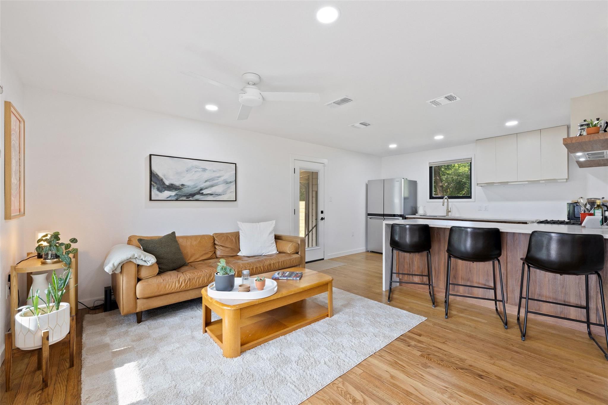 1803 Perez St Property Photo 6